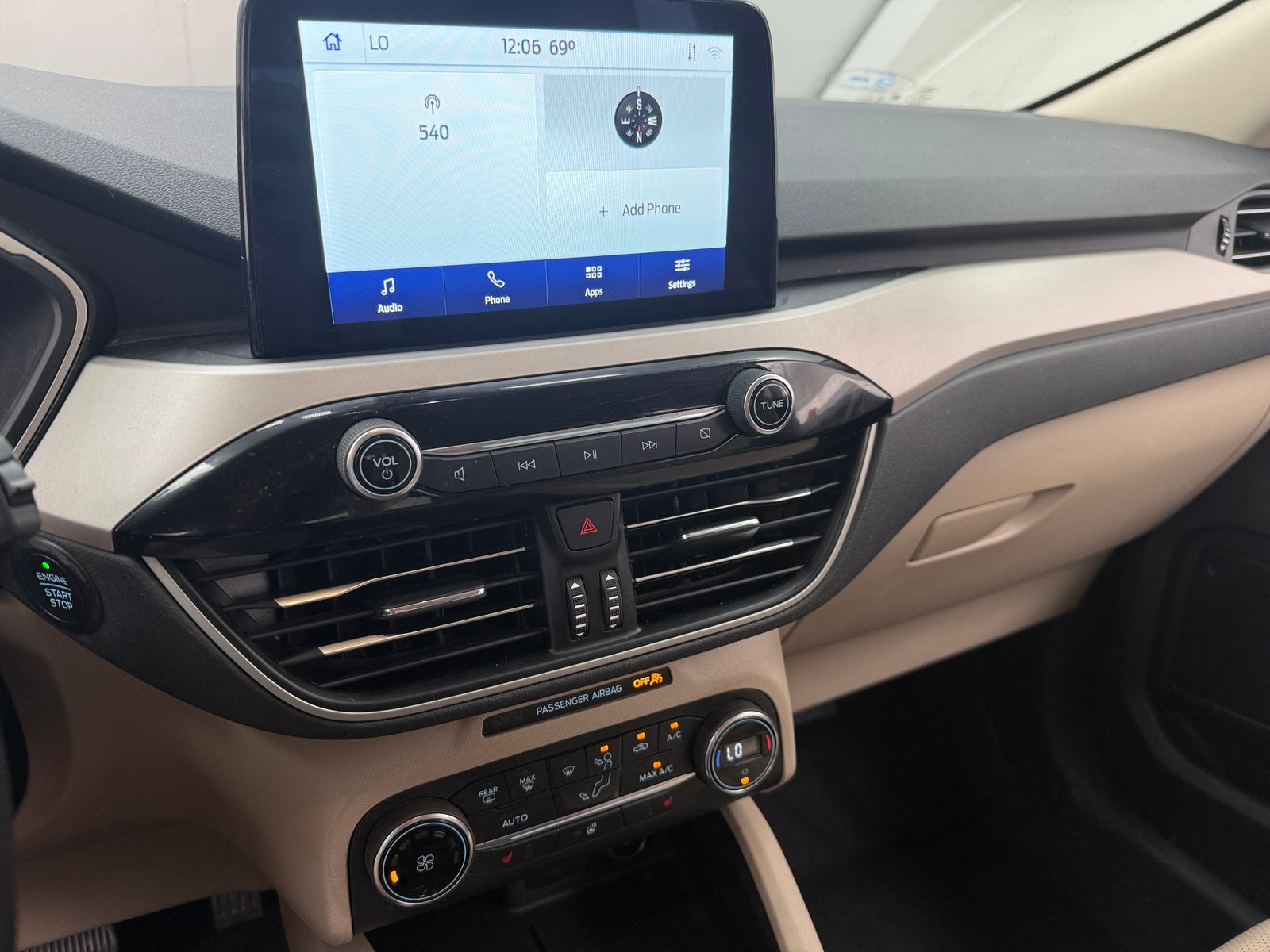 Thumbnail: 2020 Ford Escape - 3