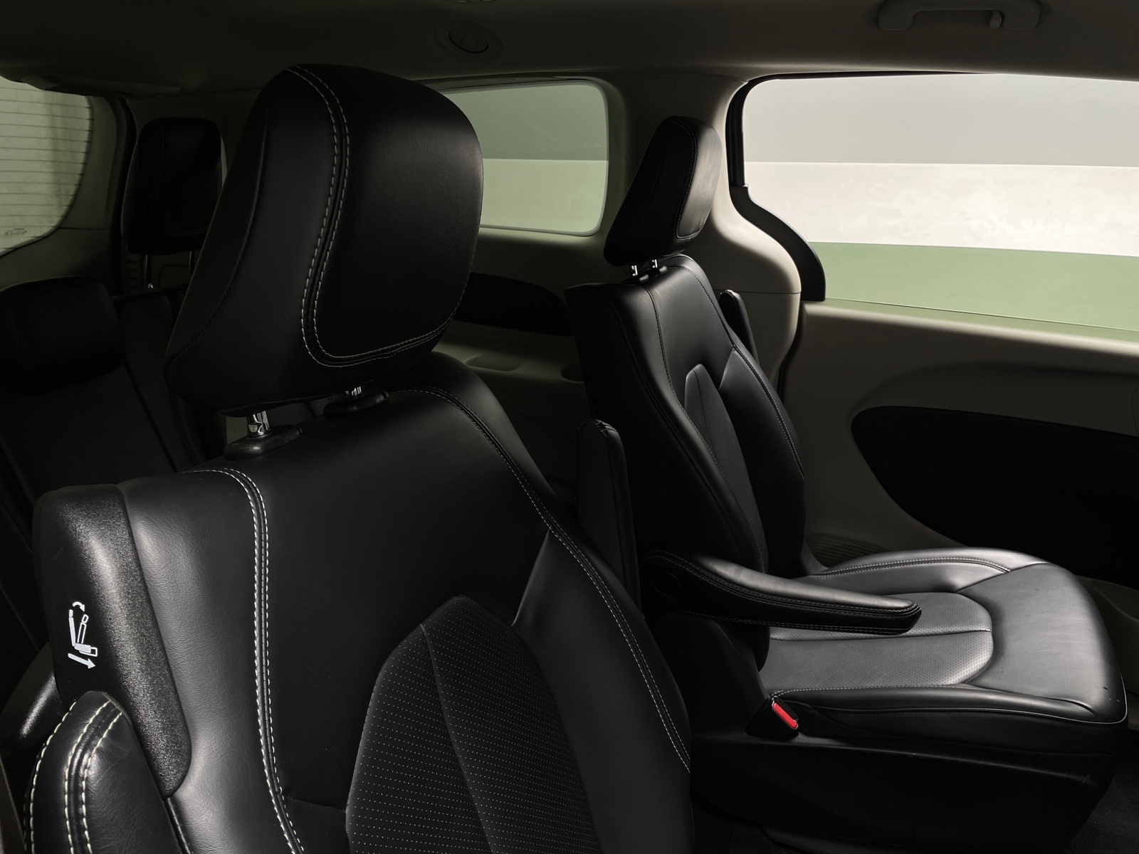 Thumbnail: 2024 Chrysler Pacifica - 5