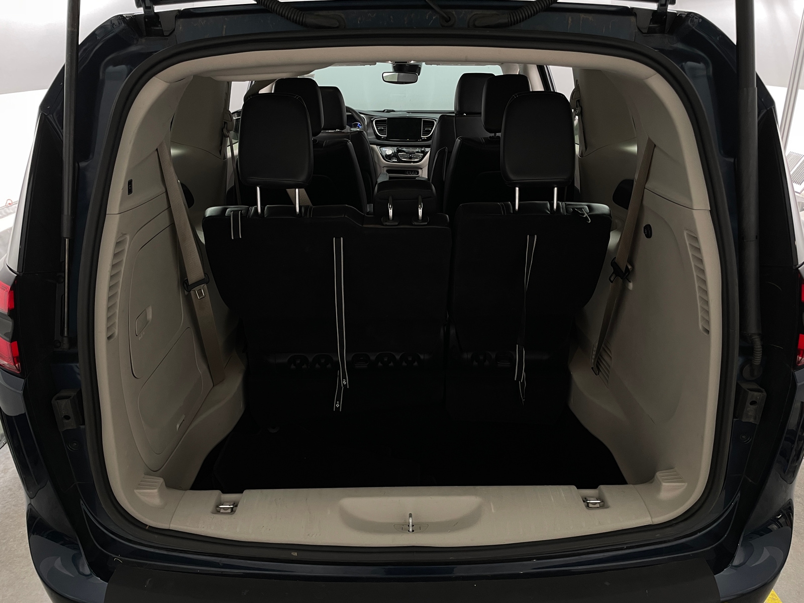 Thumbnail: 2024 Chrysler Pacifica - 6