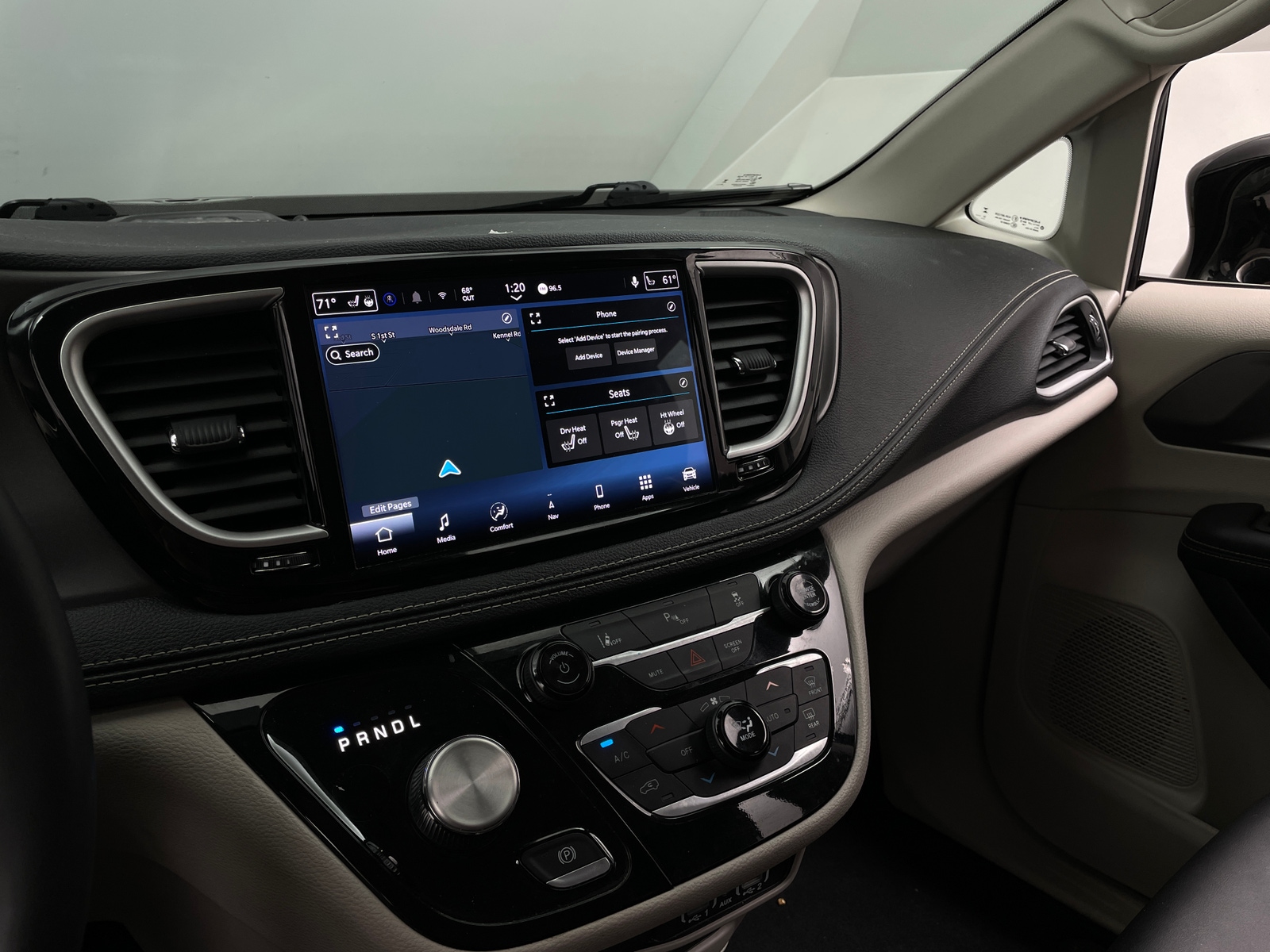Thumbnail: 2024 Chrysler Pacifica - 3