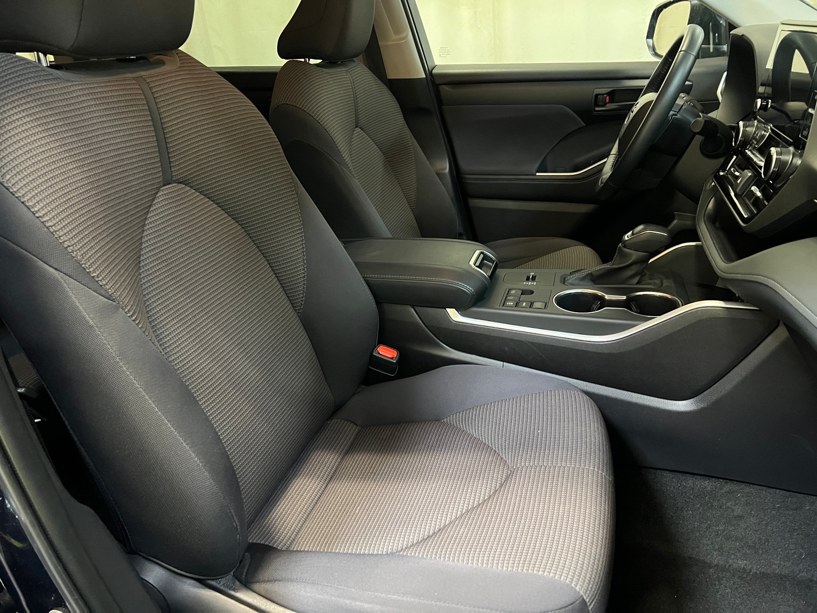 Thumbnail: 2025 Toyota Highlander - 2