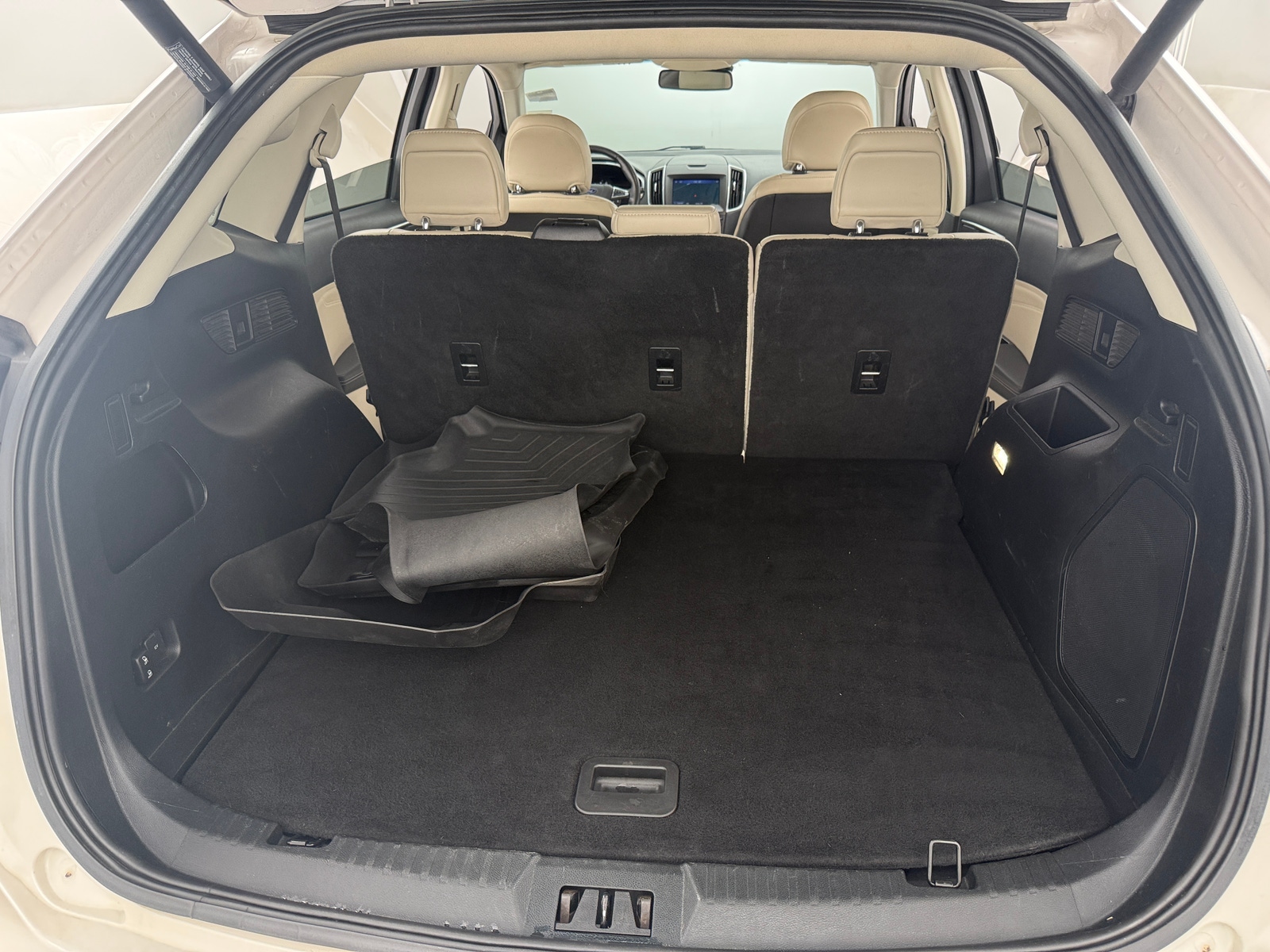 Thumbnail: 2019 Ford Edge - 6