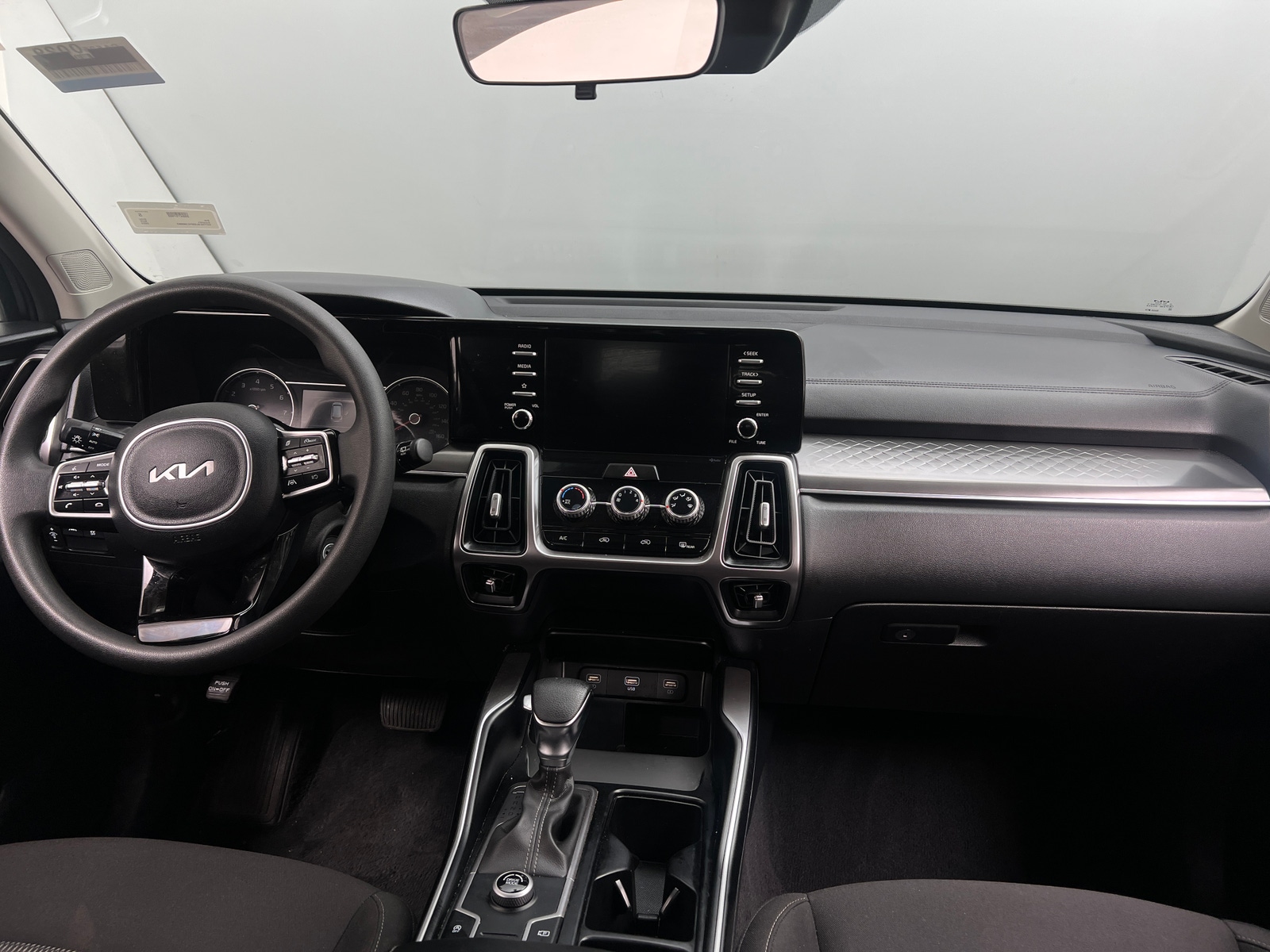 Thumbnail: 2023 Kia Sorento - 3