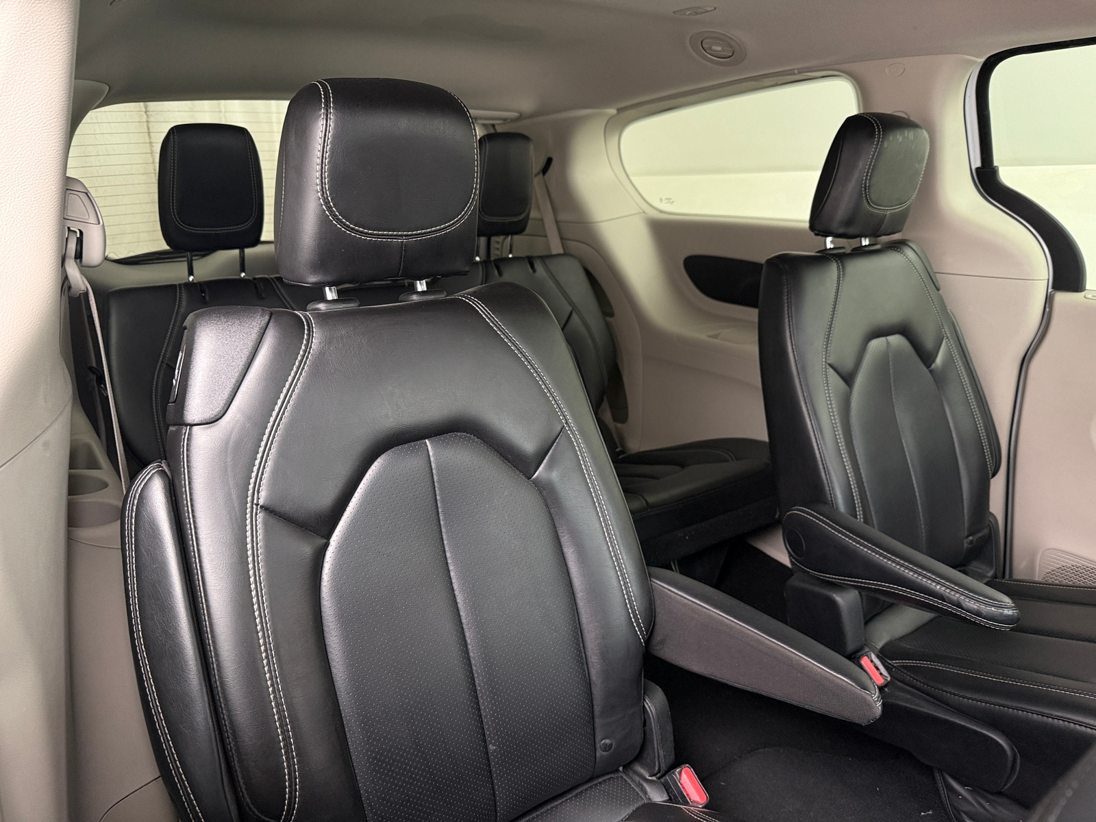 Thumbnail: 2023 Chrysler Pacifica - 5