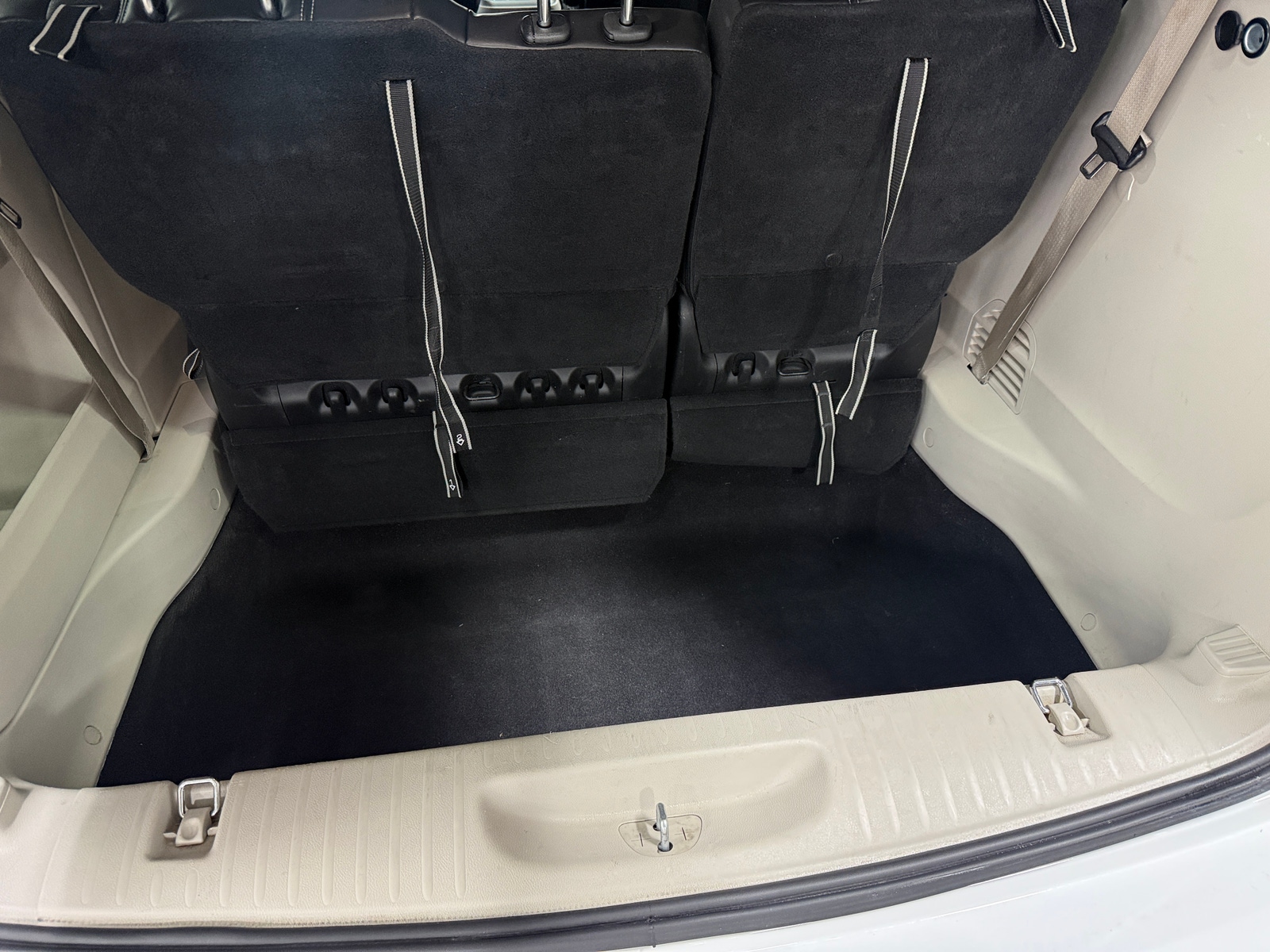 Thumbnail: 2023 Chrysler Pacifica - 6