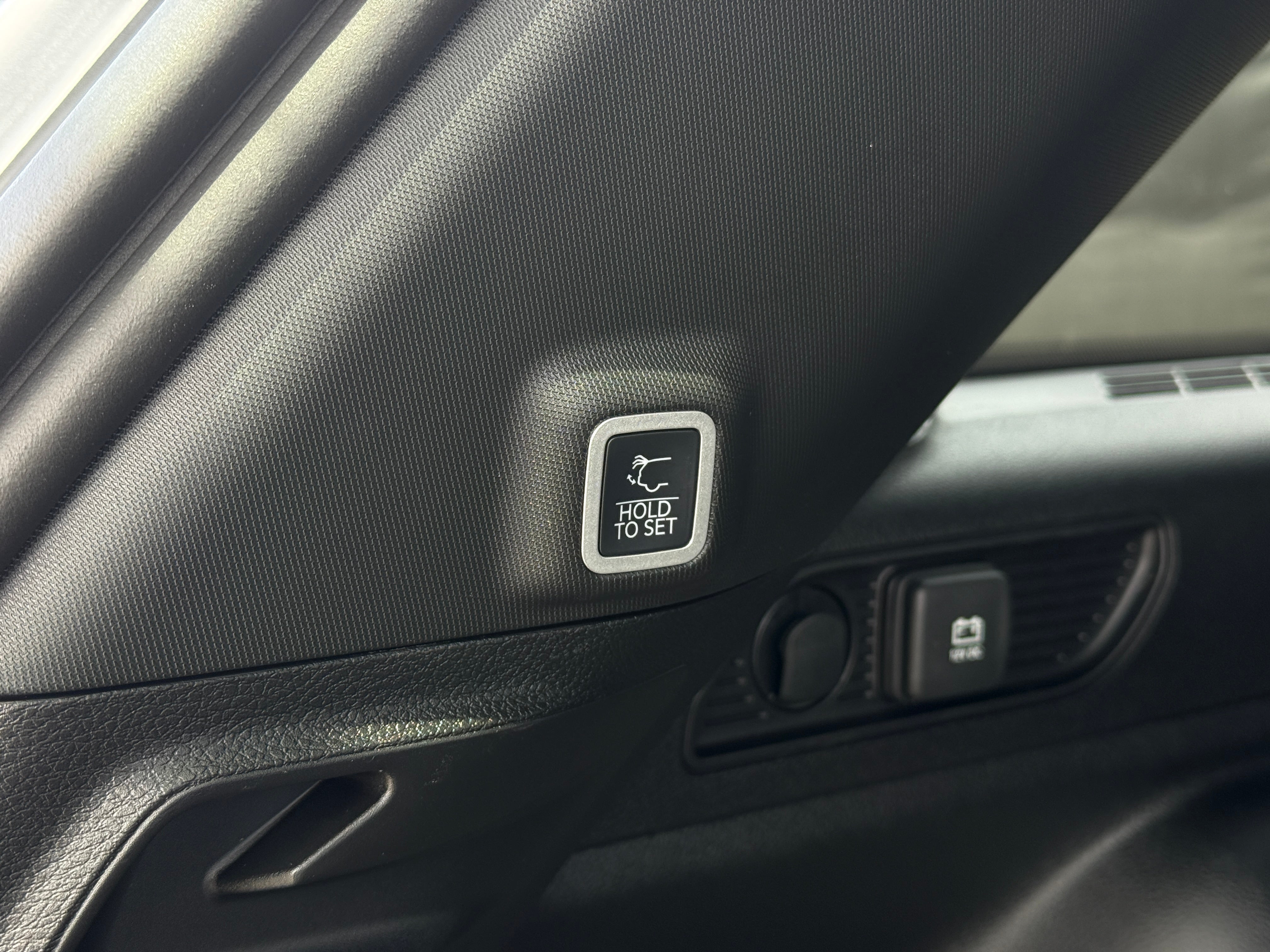 2026 Jeep Grand Cherokee Laredo - Photo 2