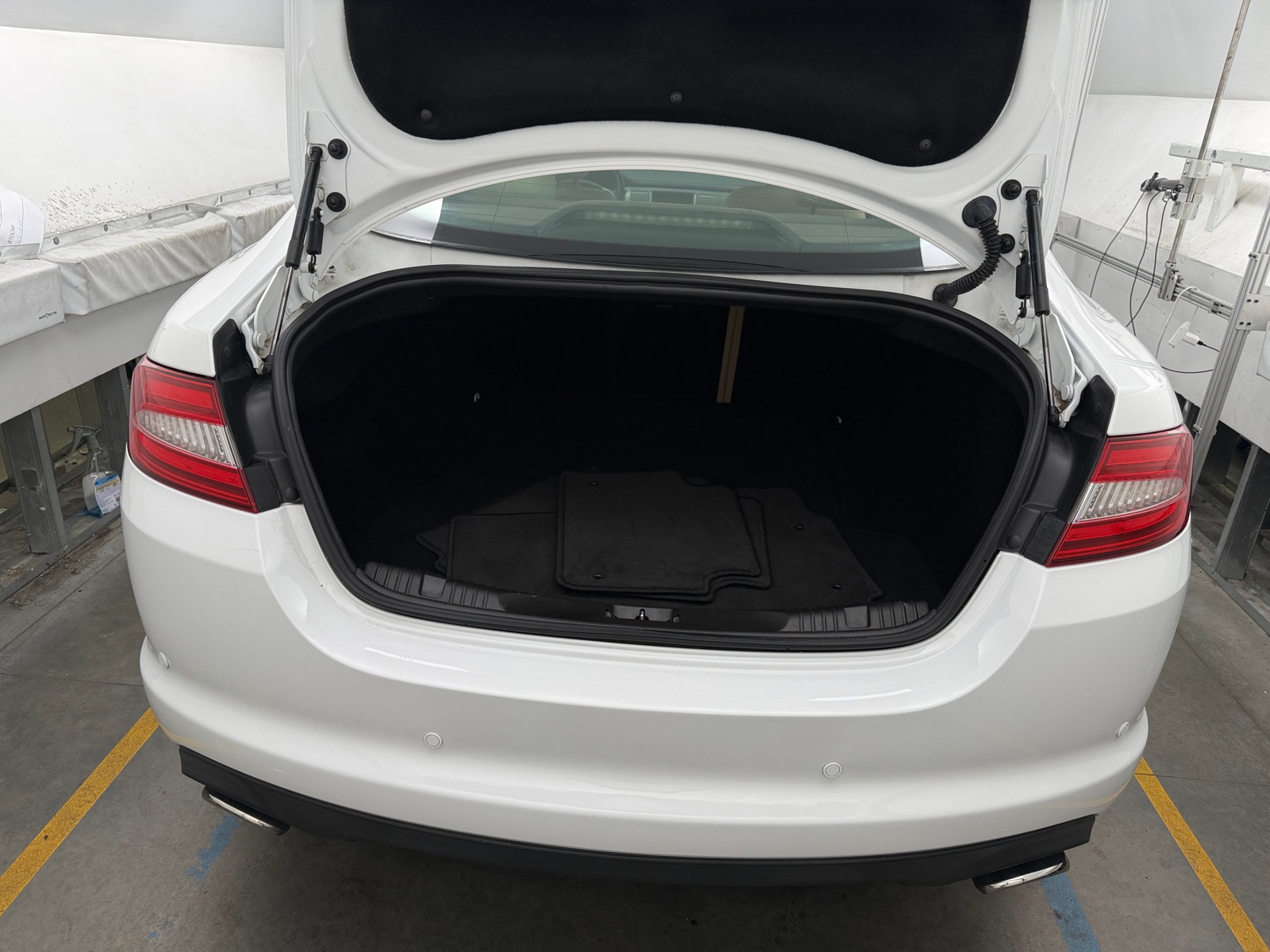 Thumbnail: 2015 Jaguar XF - 6