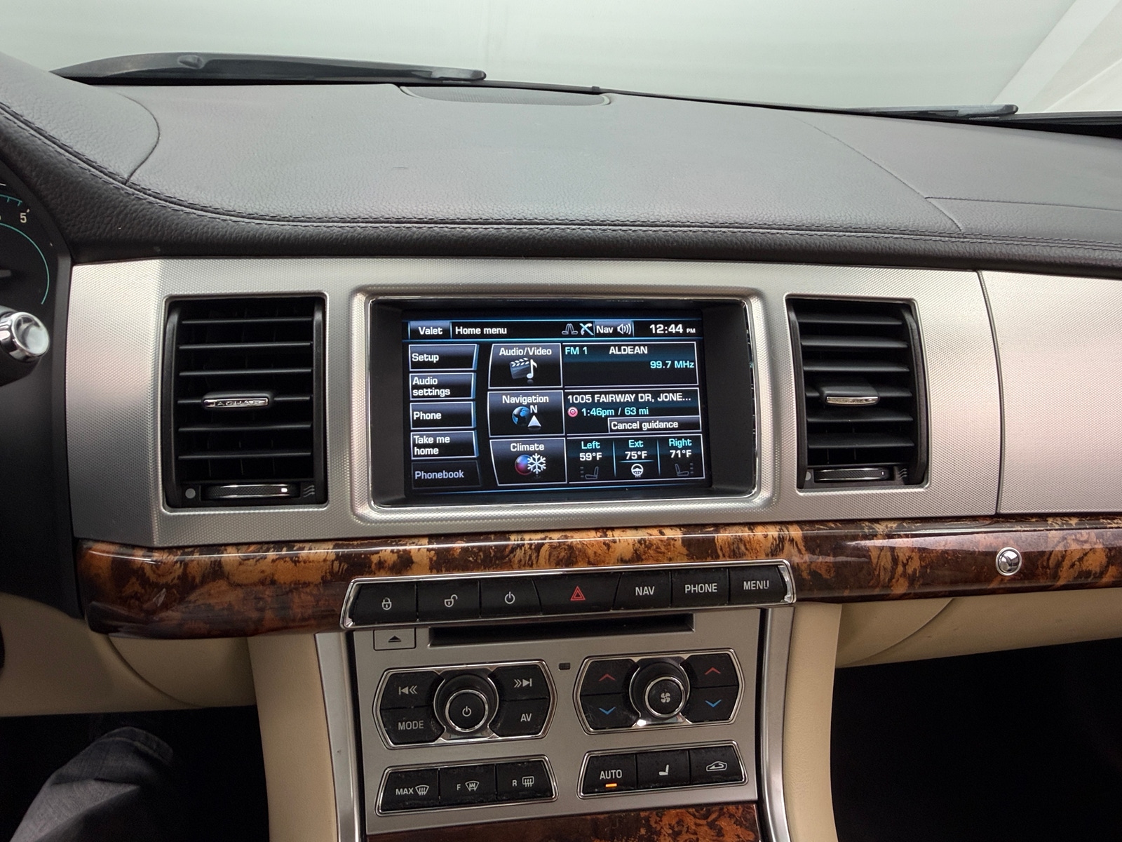 Thumbnail: 2015 Jaguar XF - 3