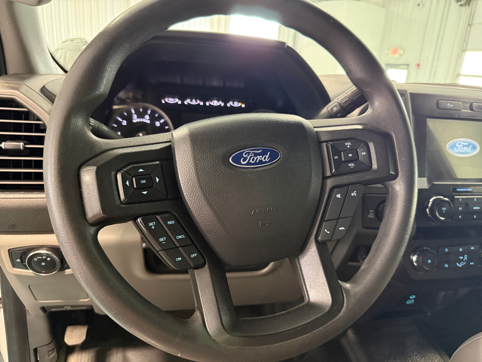 Thumbnail: 2022 Ford Econoline - 4