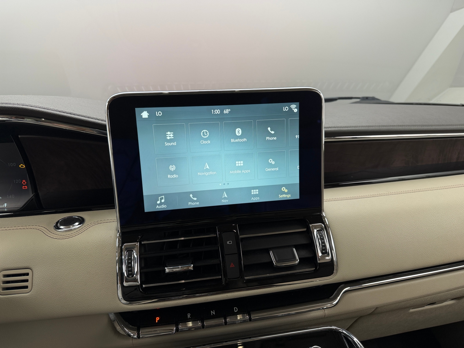 Thumbnail: 2018 Lincoln Navigator - 3