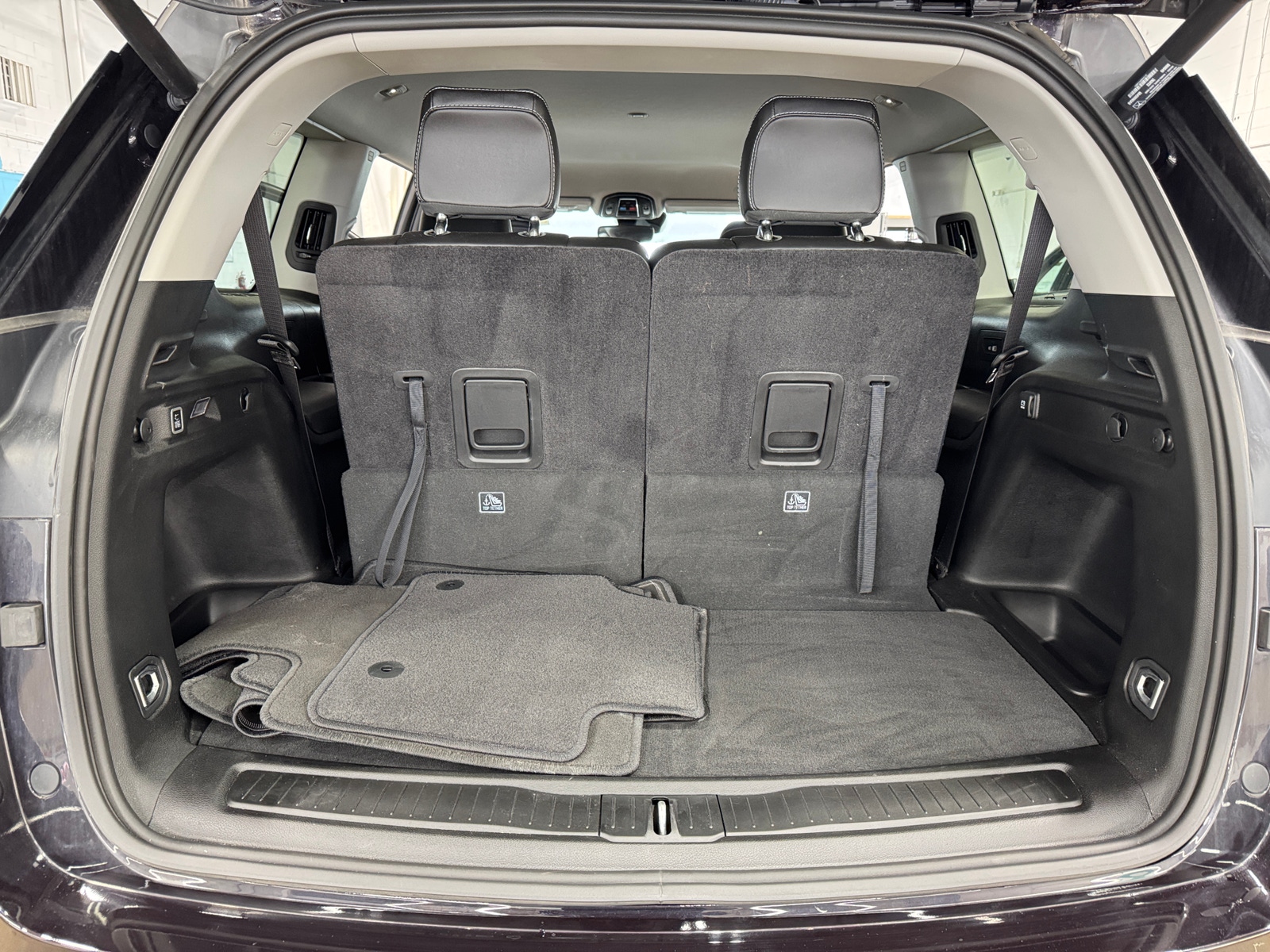 Thumbnail: 2023 Jeep Grand Cherokee L - 6