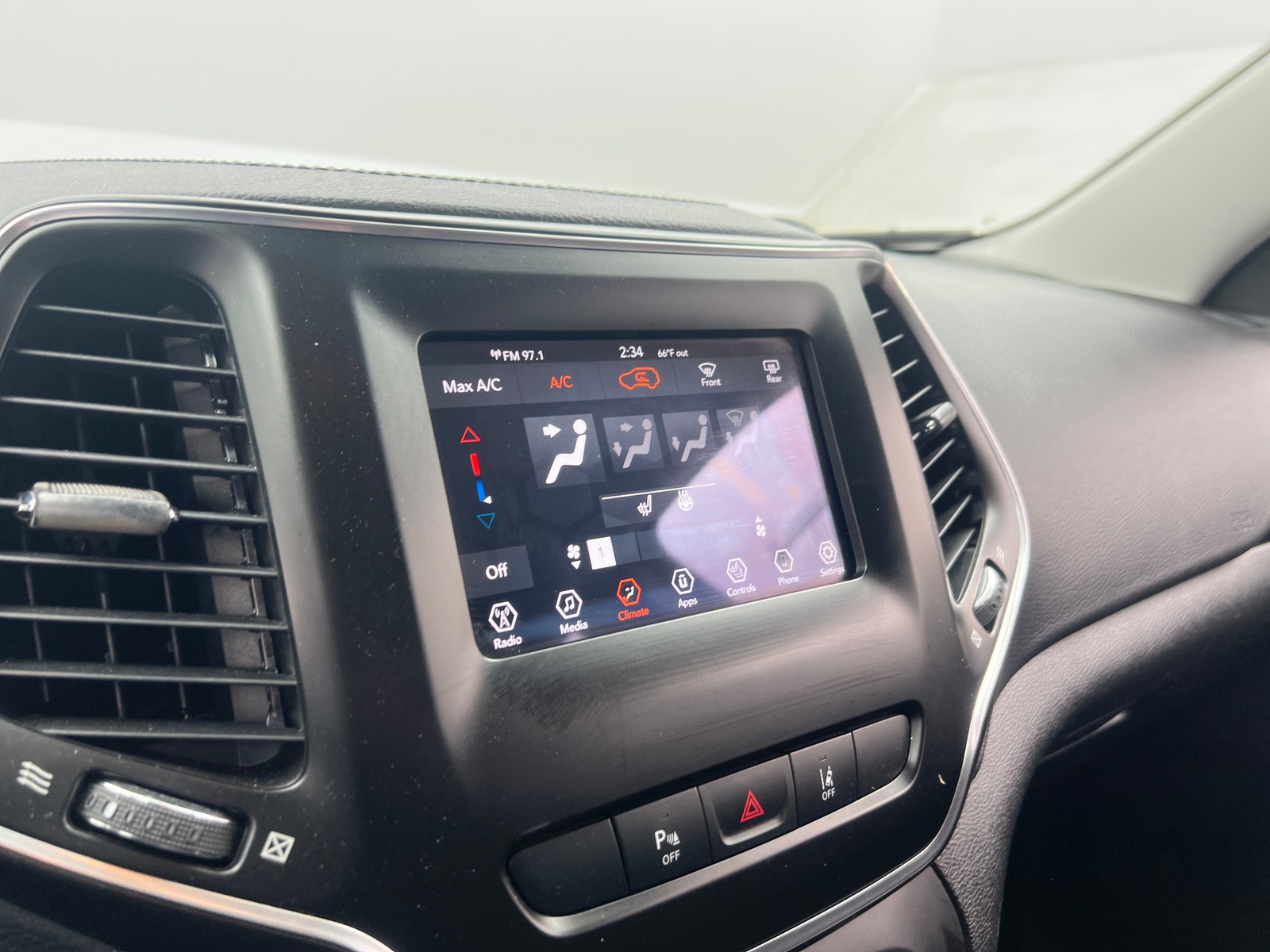 Thumbnail: 2021 Jeep Cherokee - 3