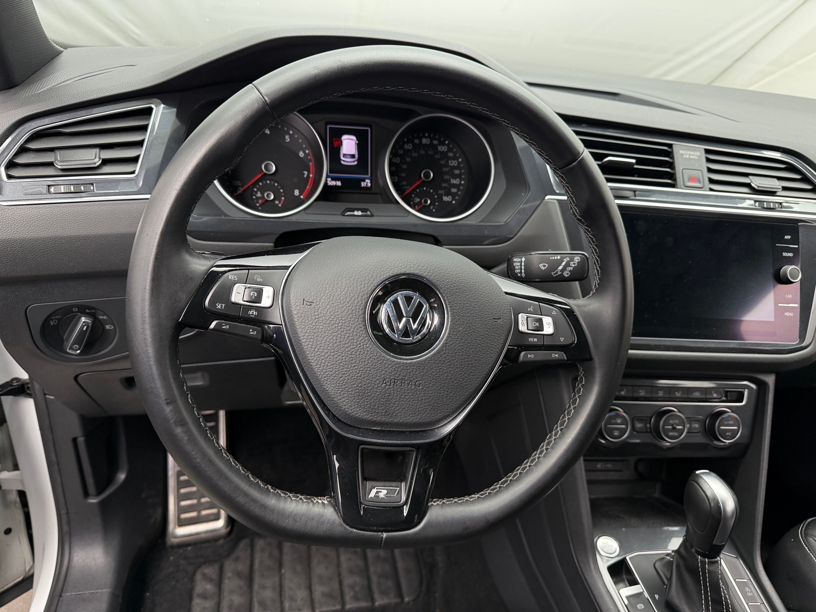 Thumbnail: 2021 Volkswagen Tiguan - 4