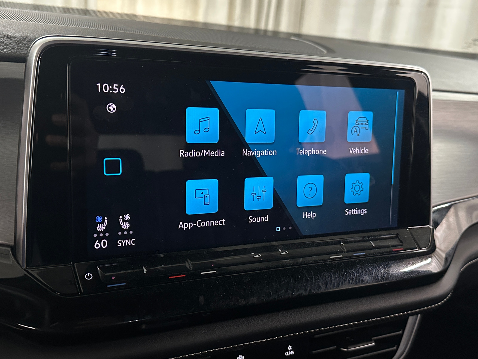 Thumbnail: 2025 Volkswagen Atlas - 3