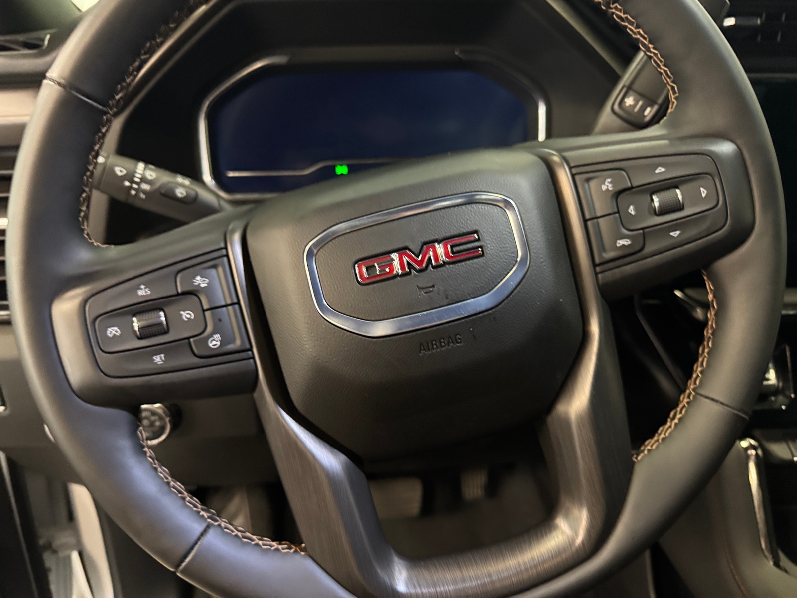 Thumbnail: 2025 GMC Sierra 2500 - 4