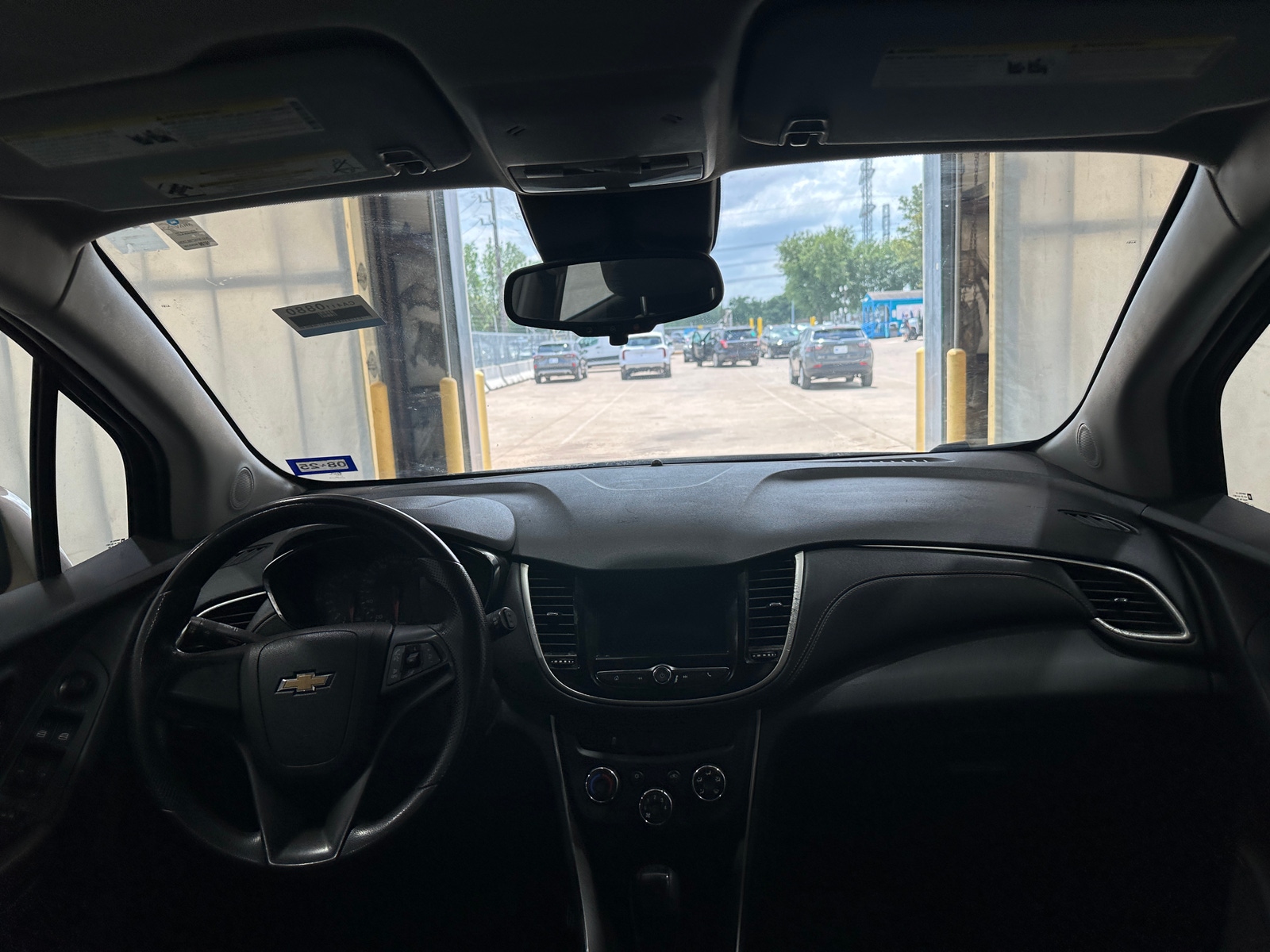 Thumbnail: 2018 Chevrolet Trax - 3