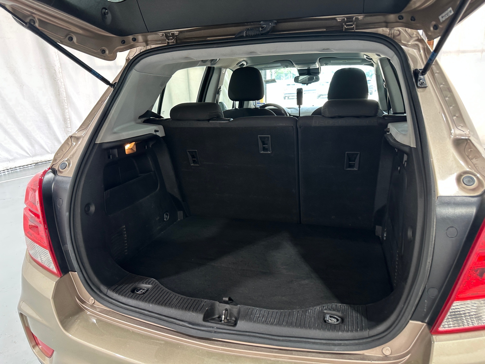 Thumbnail: 2018 Chevrolet Trax - 7