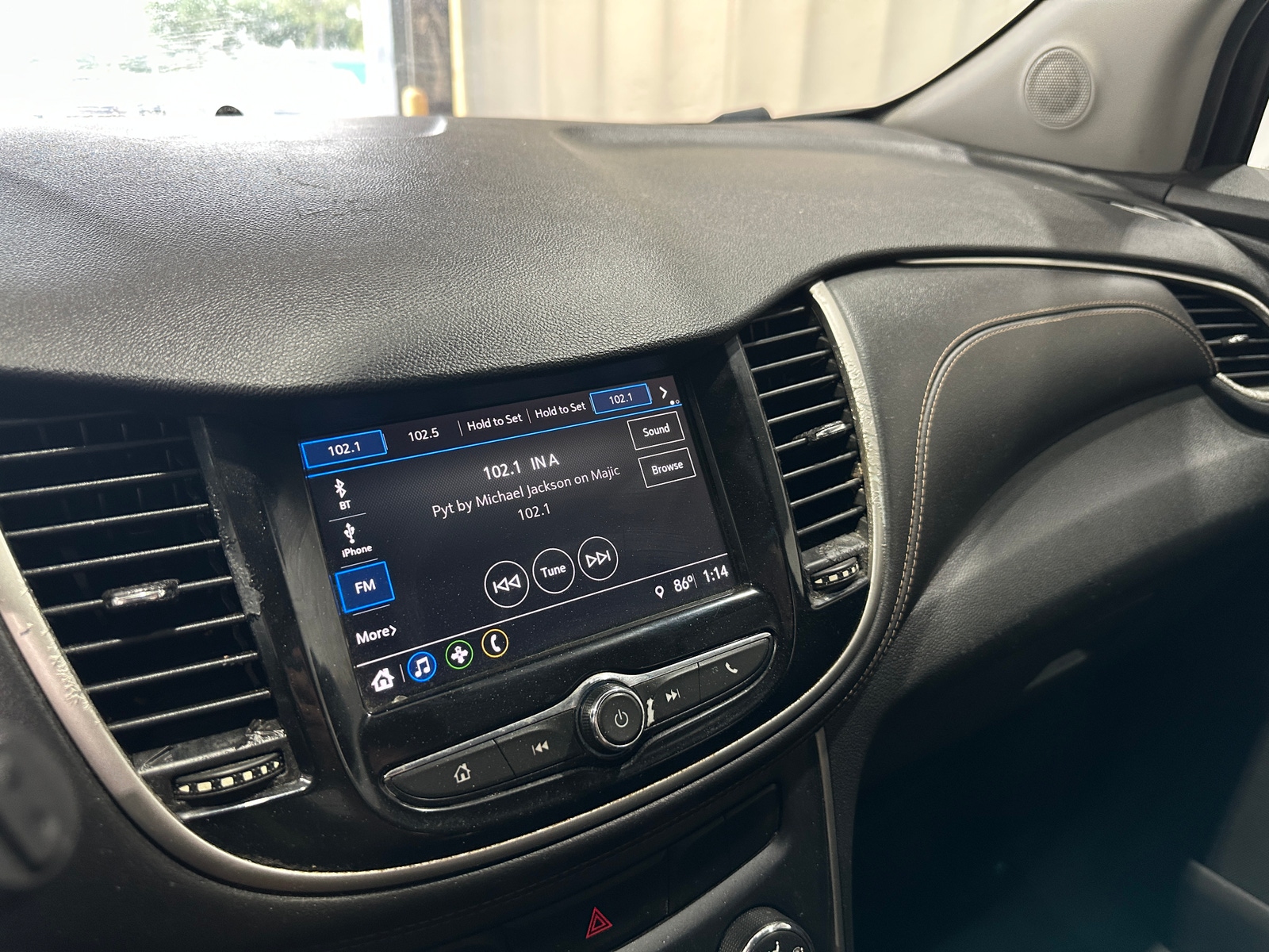 Thumbnail: 2018 Chevrolet Trax - 4