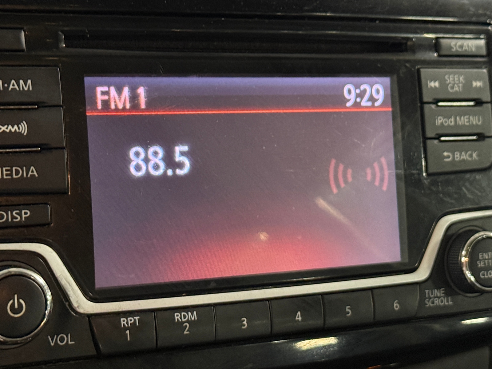 Thumbnail: 2017 Nissan Sentra - 4