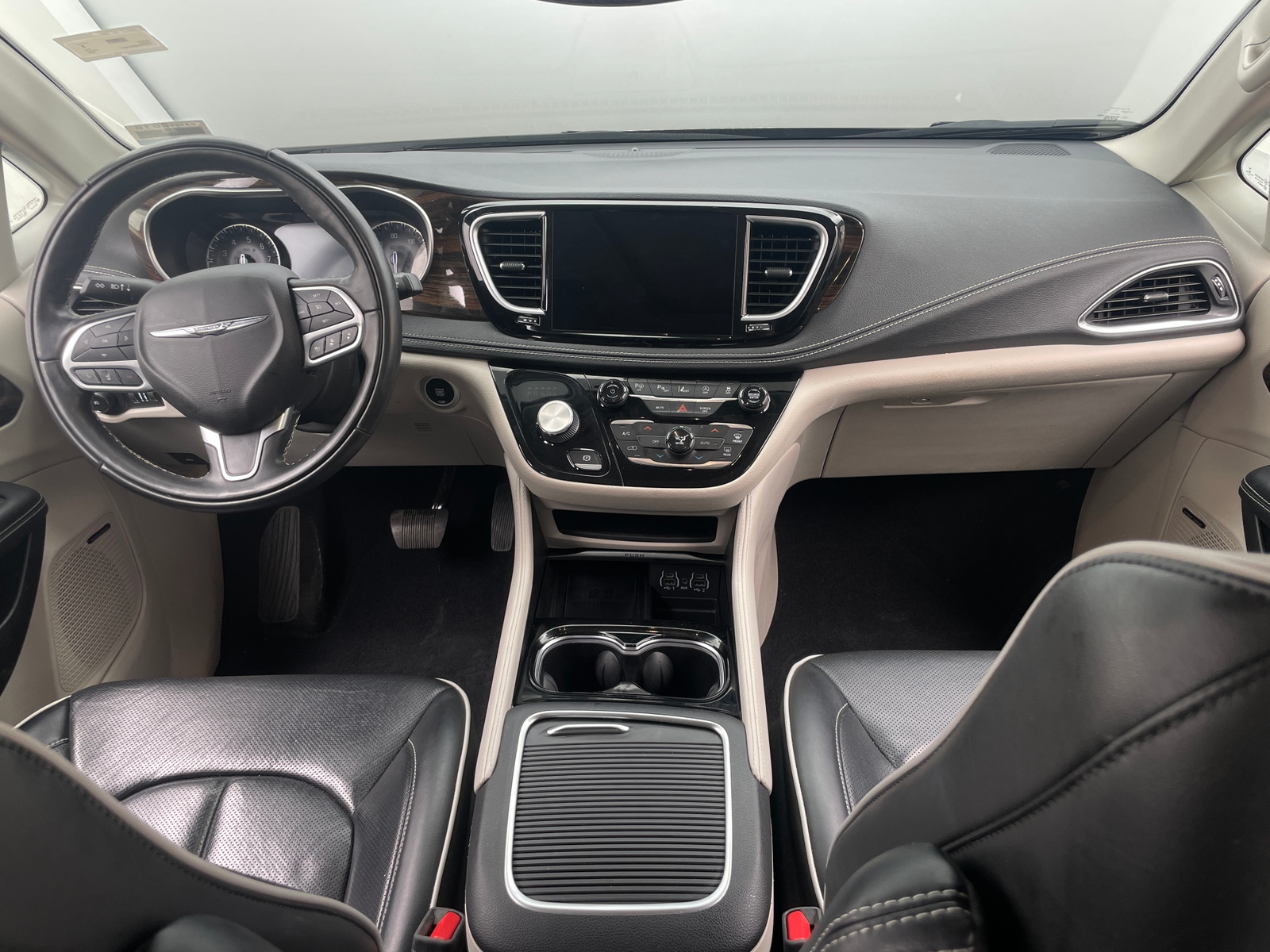 Thumbnail: 2022 Chrysler Pacifica - 2