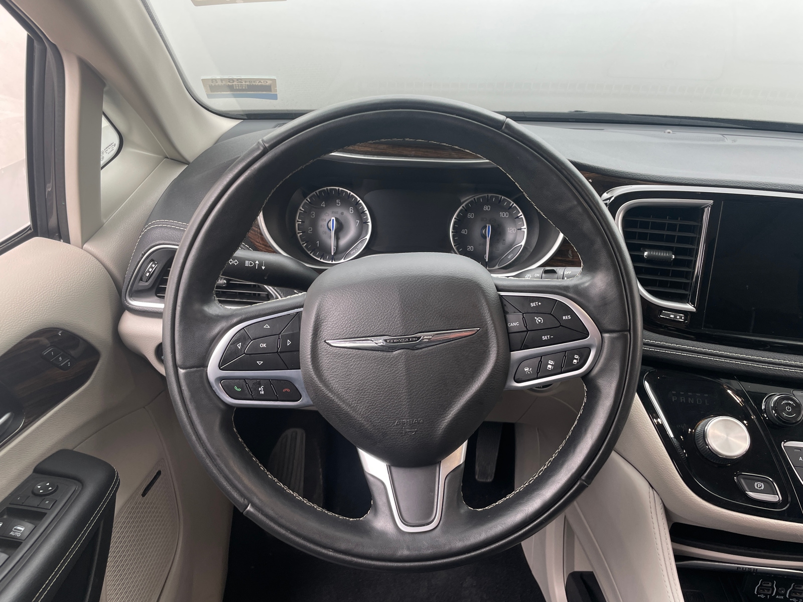 Thumbnail: 2022 Chrysler Pacifica - 4