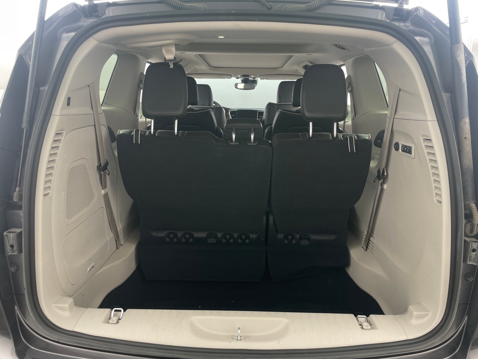 Thumbnail: 2022 Chrysler Pacifica - 6