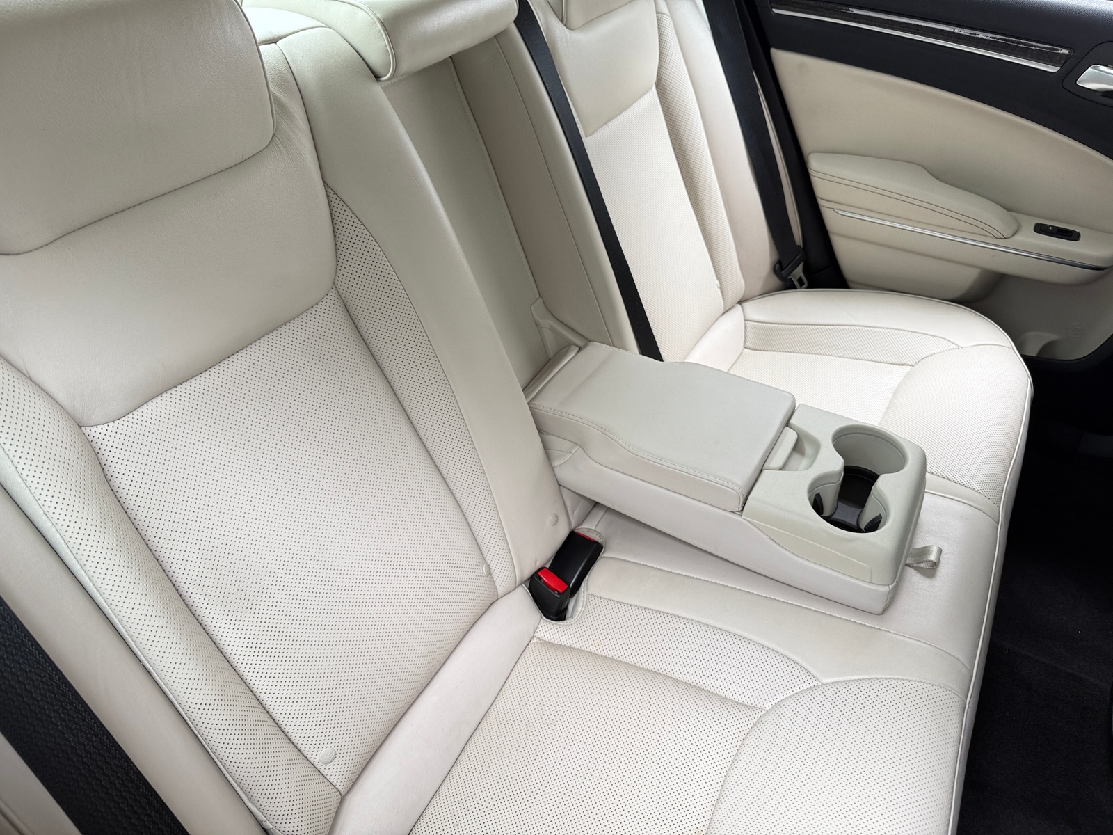 Thumbnail: 2018 Chrysler 300 - 5