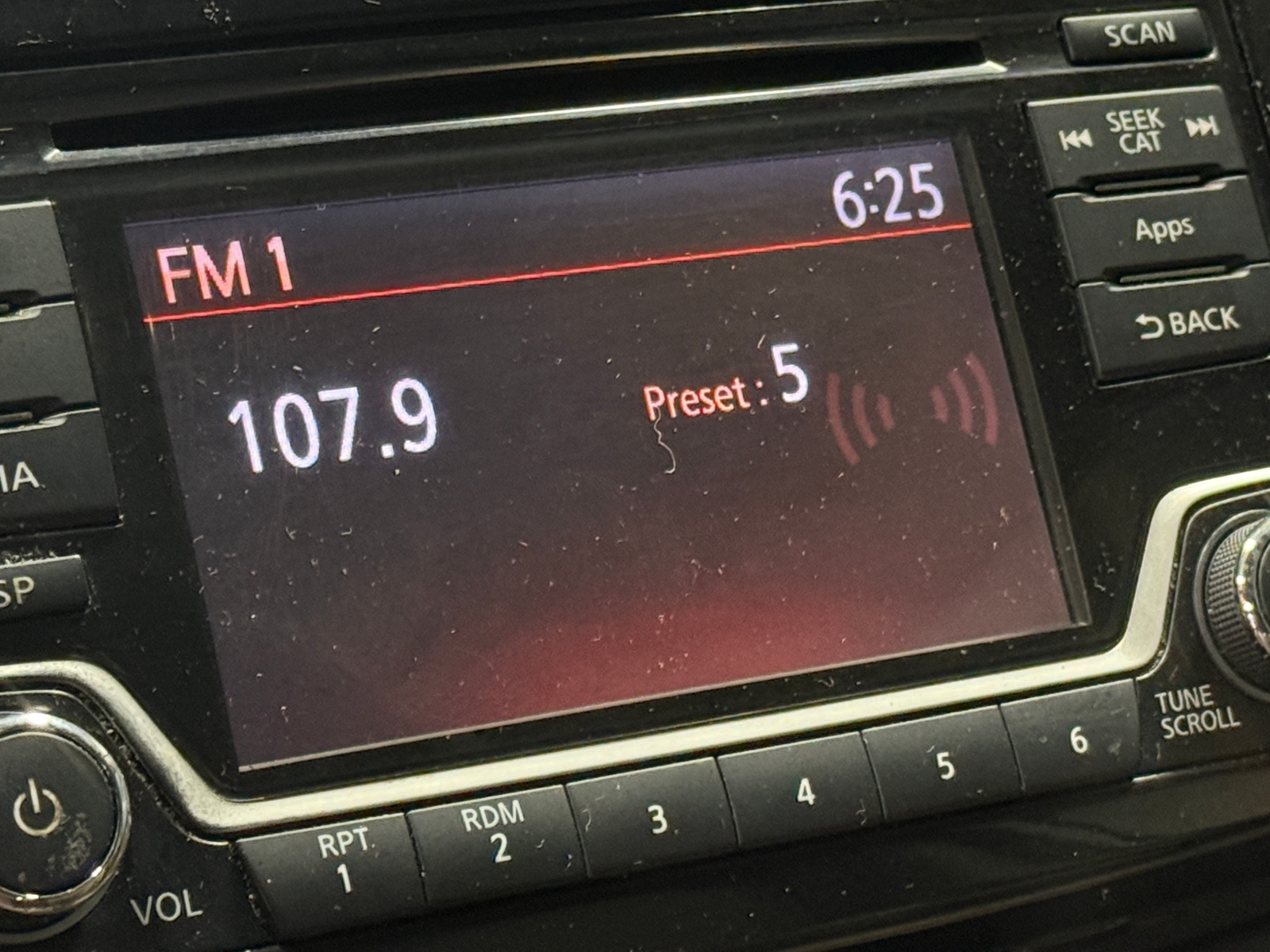 Thumbnail: 2016 Nissan Sentra - 4