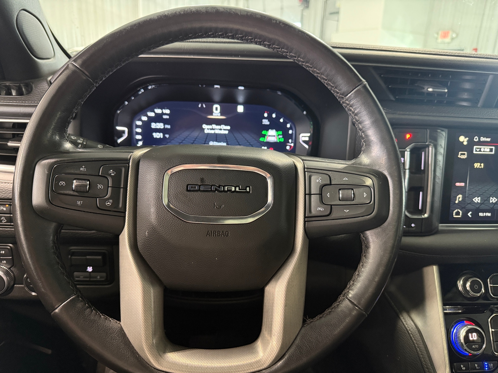 Thumbnail: 2022 GMC Yukon XL - 4