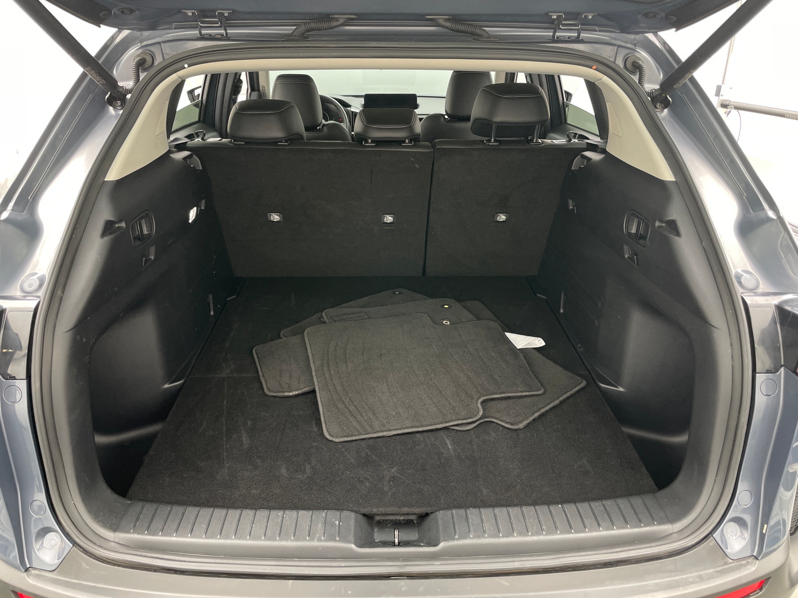 Thumbnail: 2025 Mazda CX-50 - 6