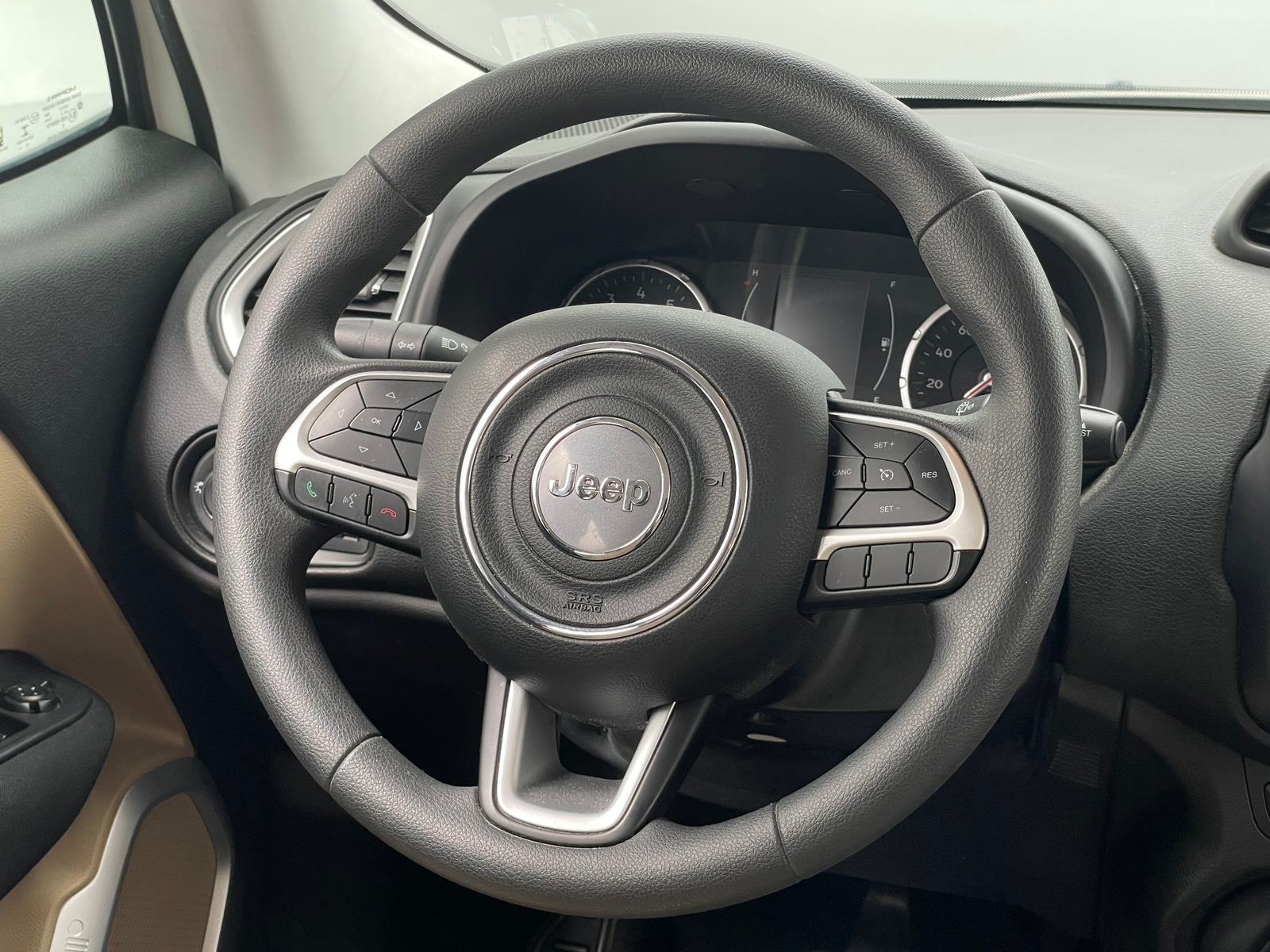 Thumbnail: 2015 Jeep Renegade - 5