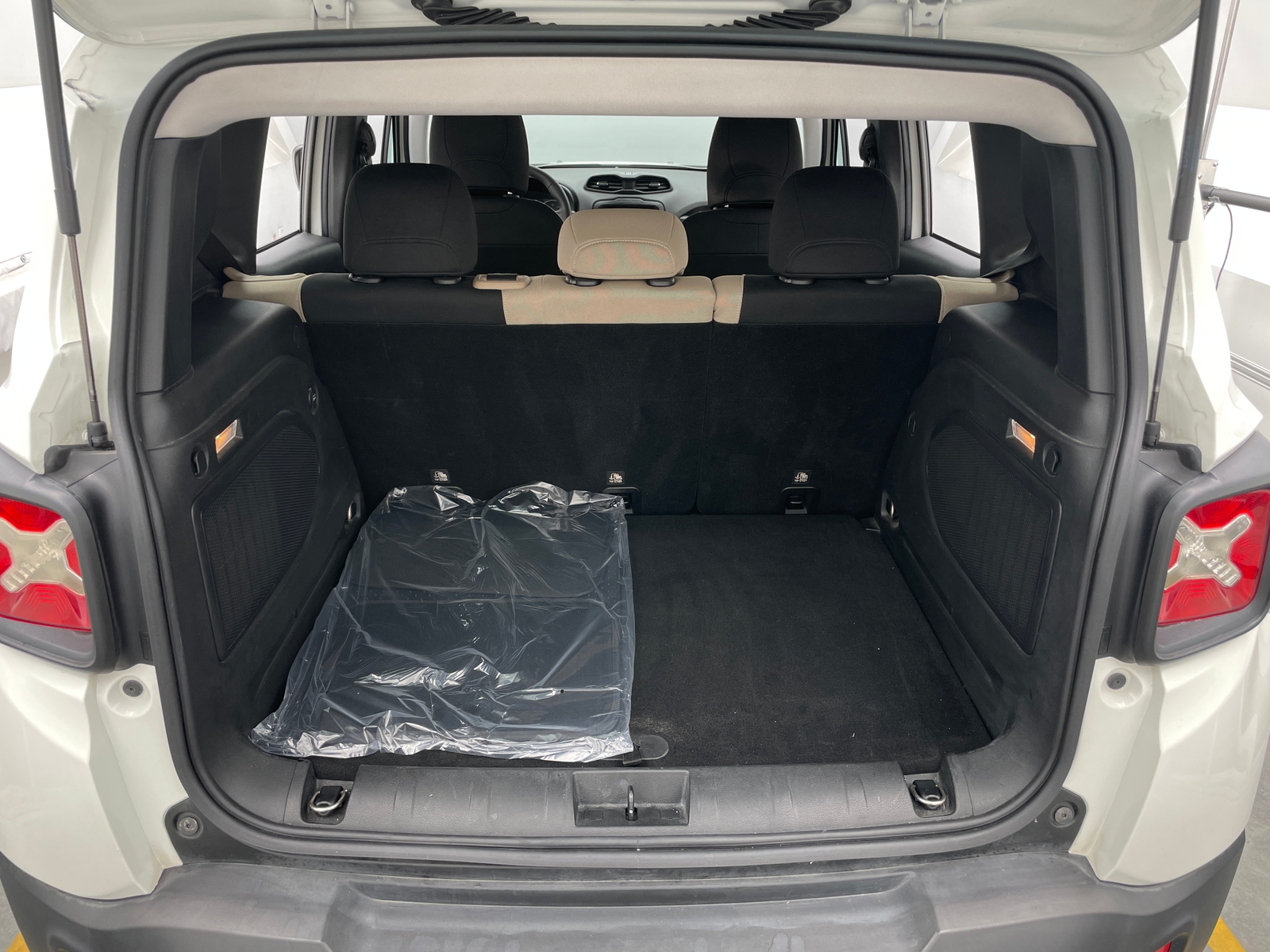 Thumbnail: 2015 Jeep Renegade - 7