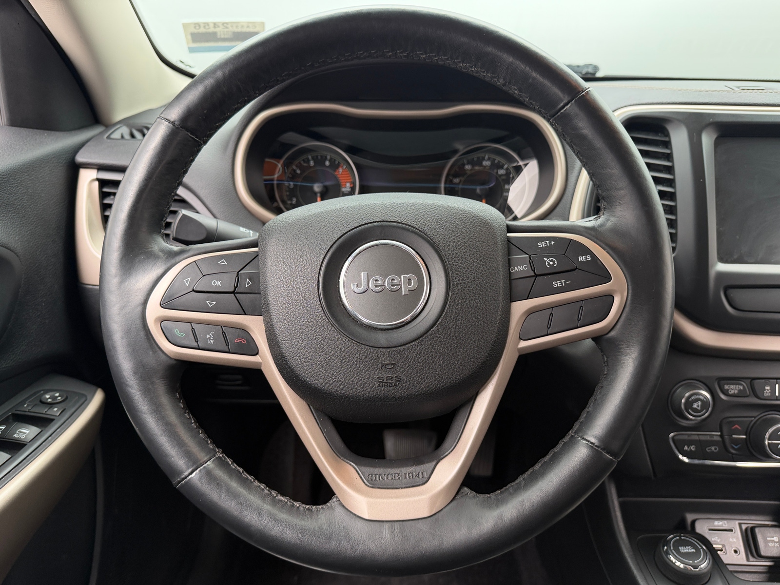 Thumbnail: 2017 Jeep Cherokee - 4