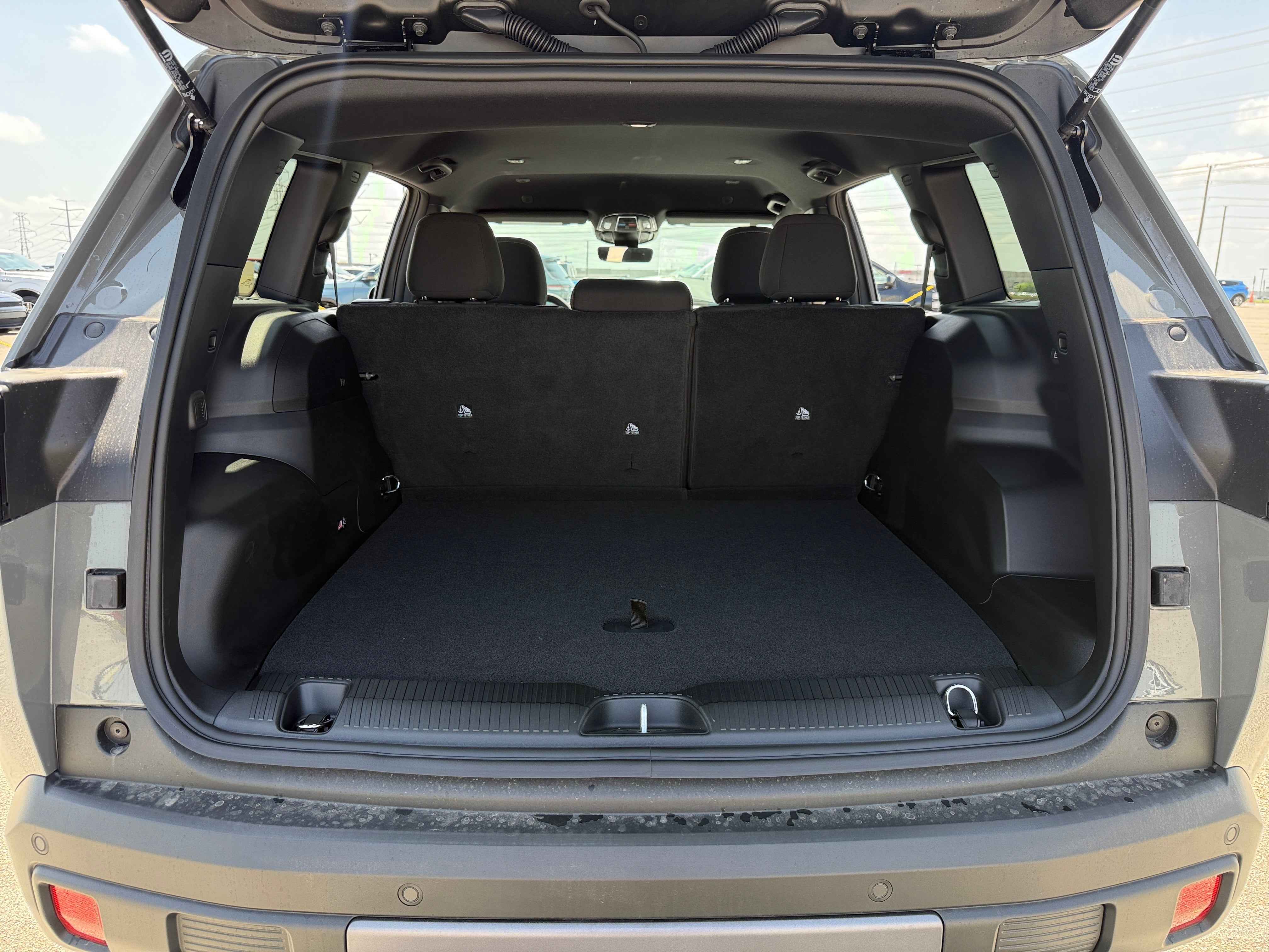 2026 Jeep Cherokee Laredo HEV 4X4's photo