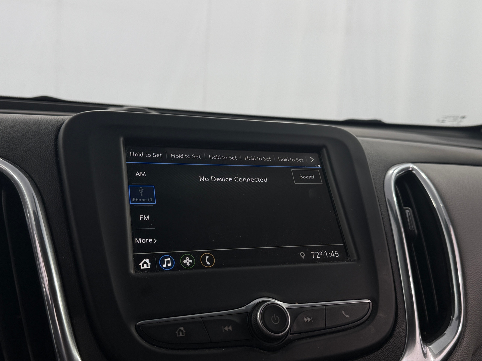 Thumbnail: 2019 Chevrolet Equinox - 4