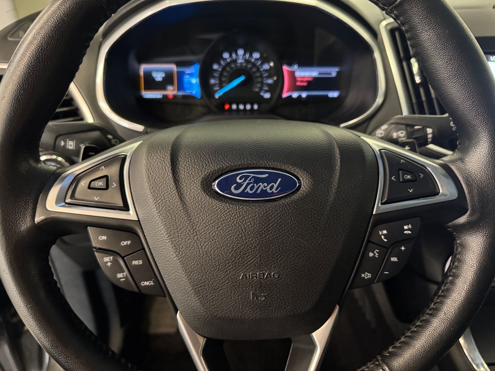 Thumbnail: 2016 Ford Edge - 4