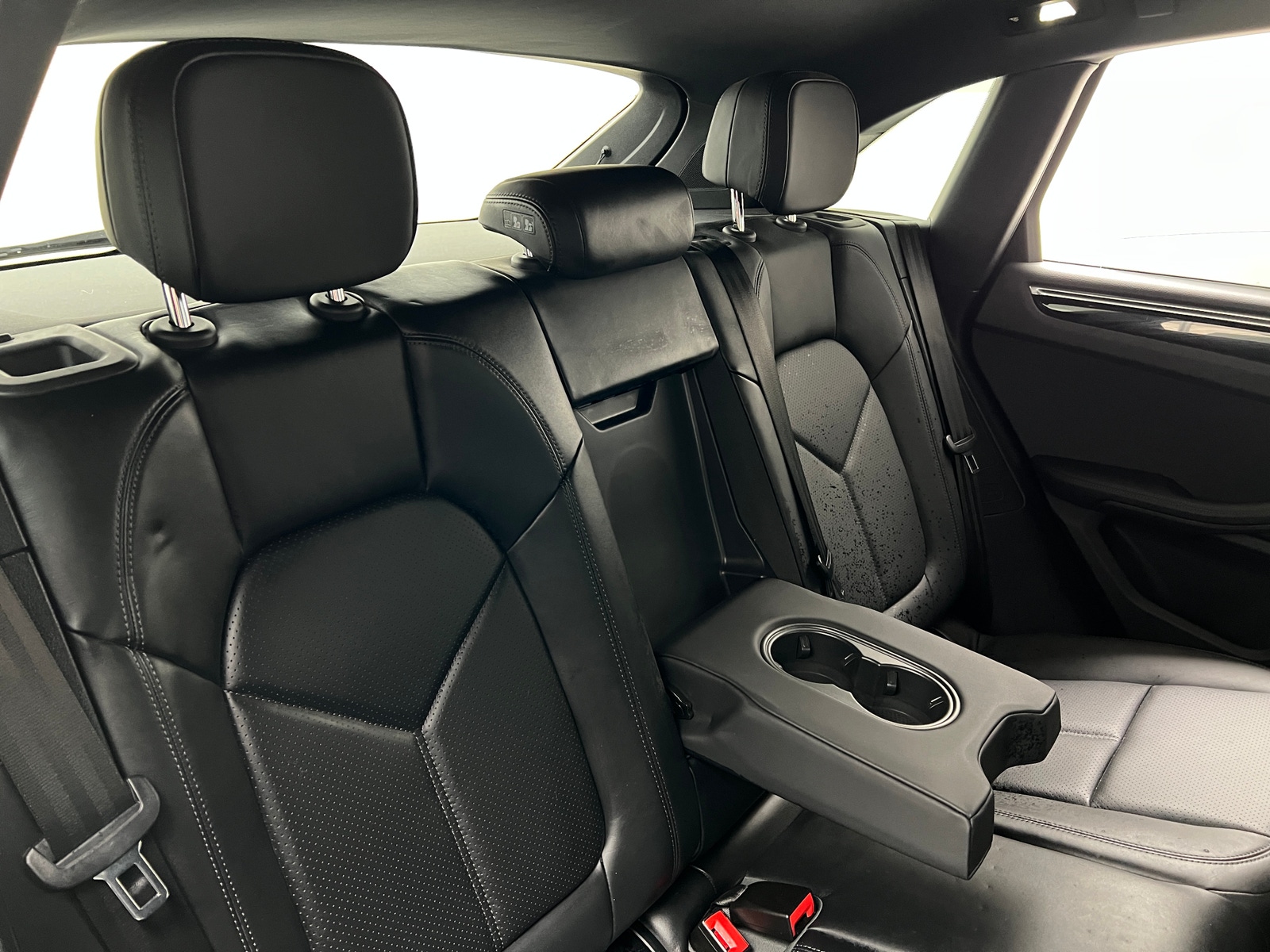 Thumbnail: 2021 Porsche Macan - 5