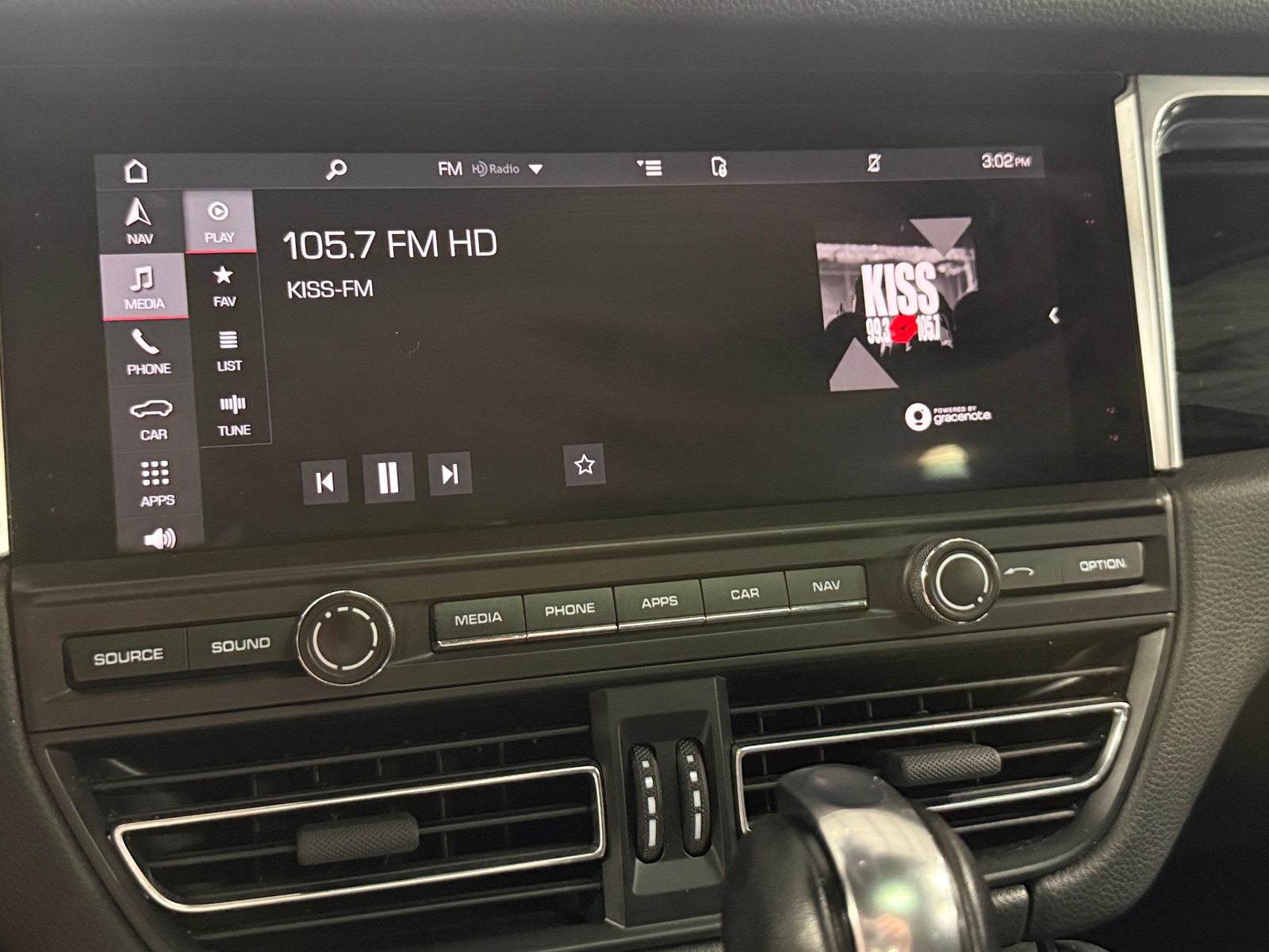 Thumbnail: 2021 Porsche Macan - 3