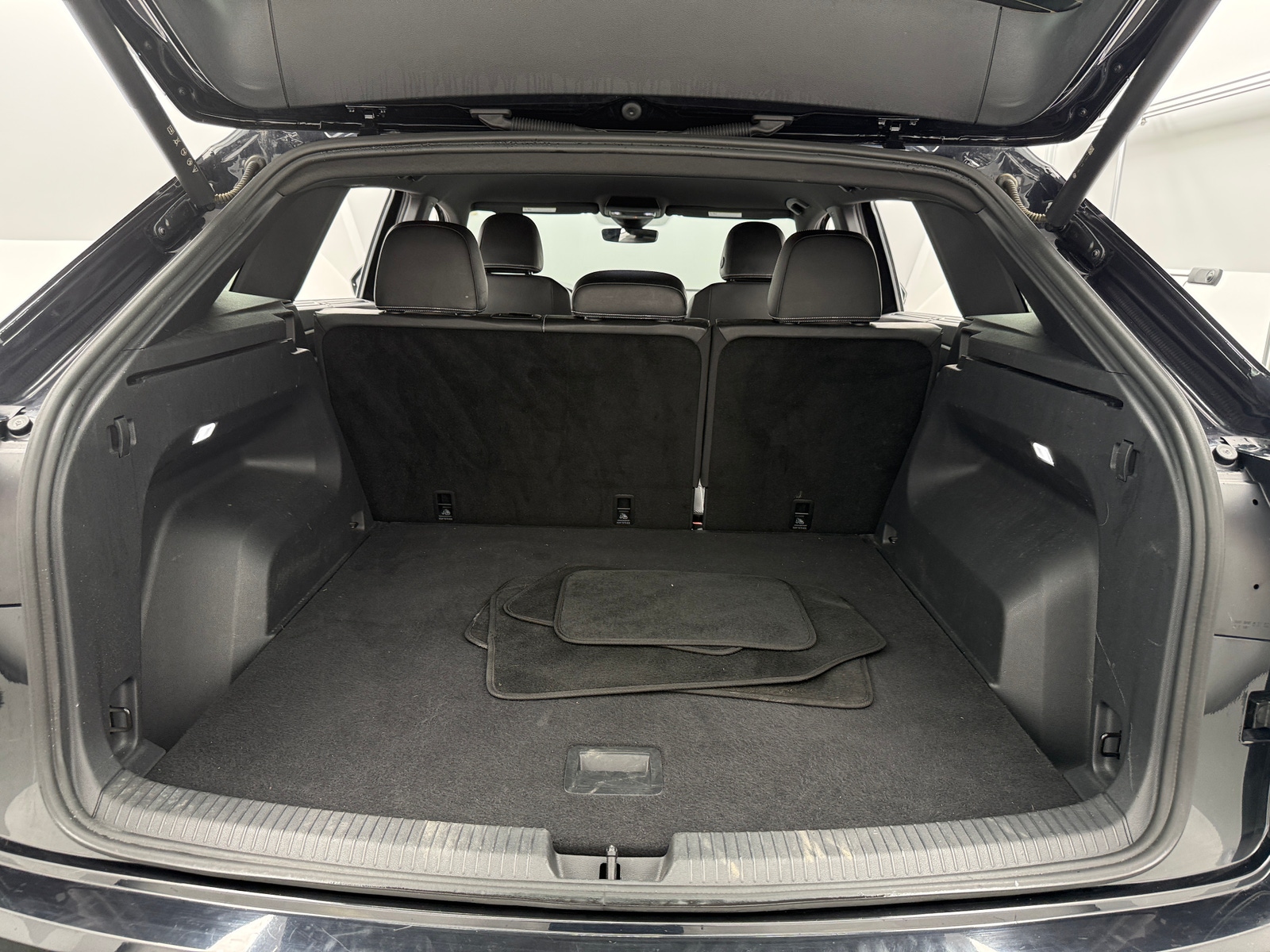 Thumbnail: 2025 Volkswagen Atlas - 6