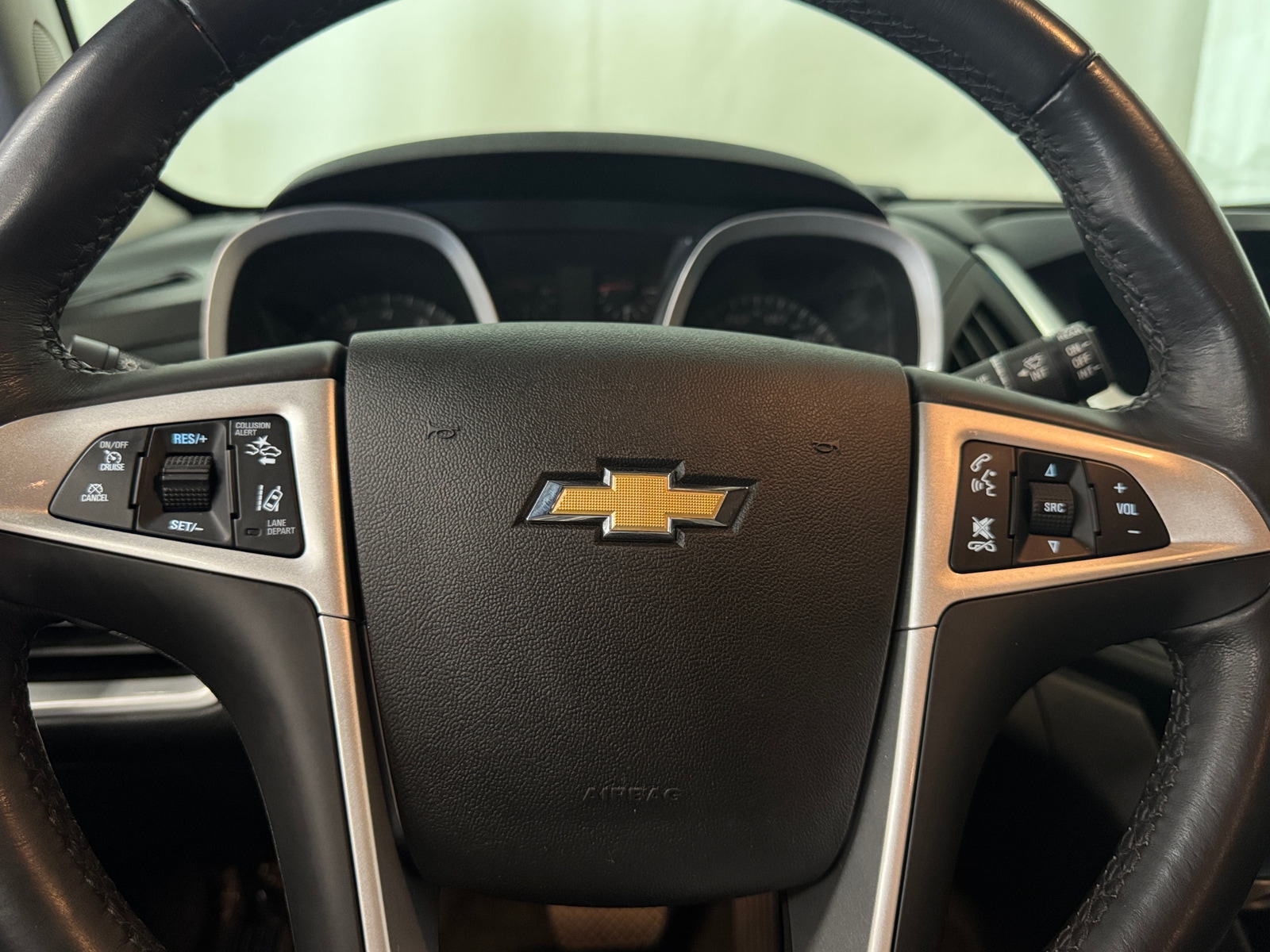 Thumbnail: 2017 Chevrolet Equinox - 4