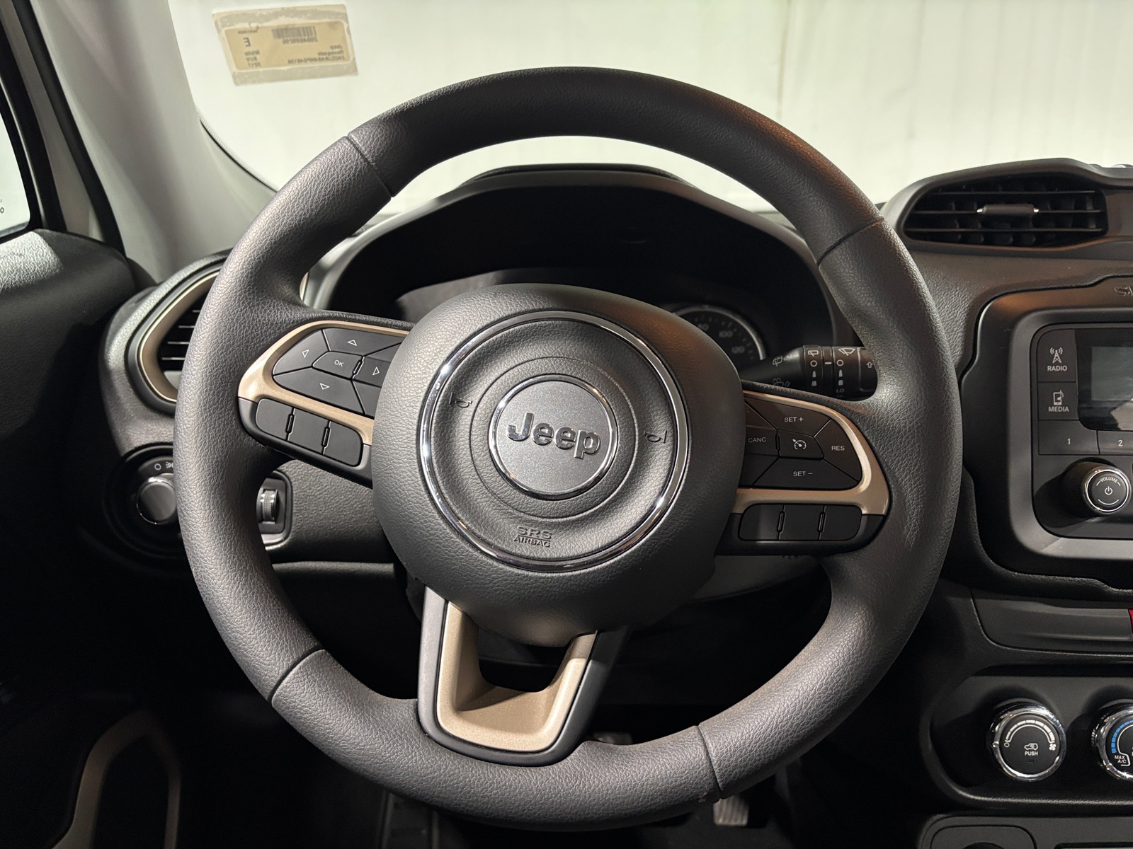 Thumbnail: 2017 Jeep Renegade - 5