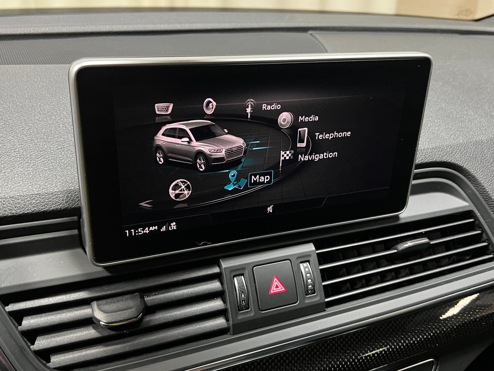 Thumbnail: 2019 Audi SQ5 - 3