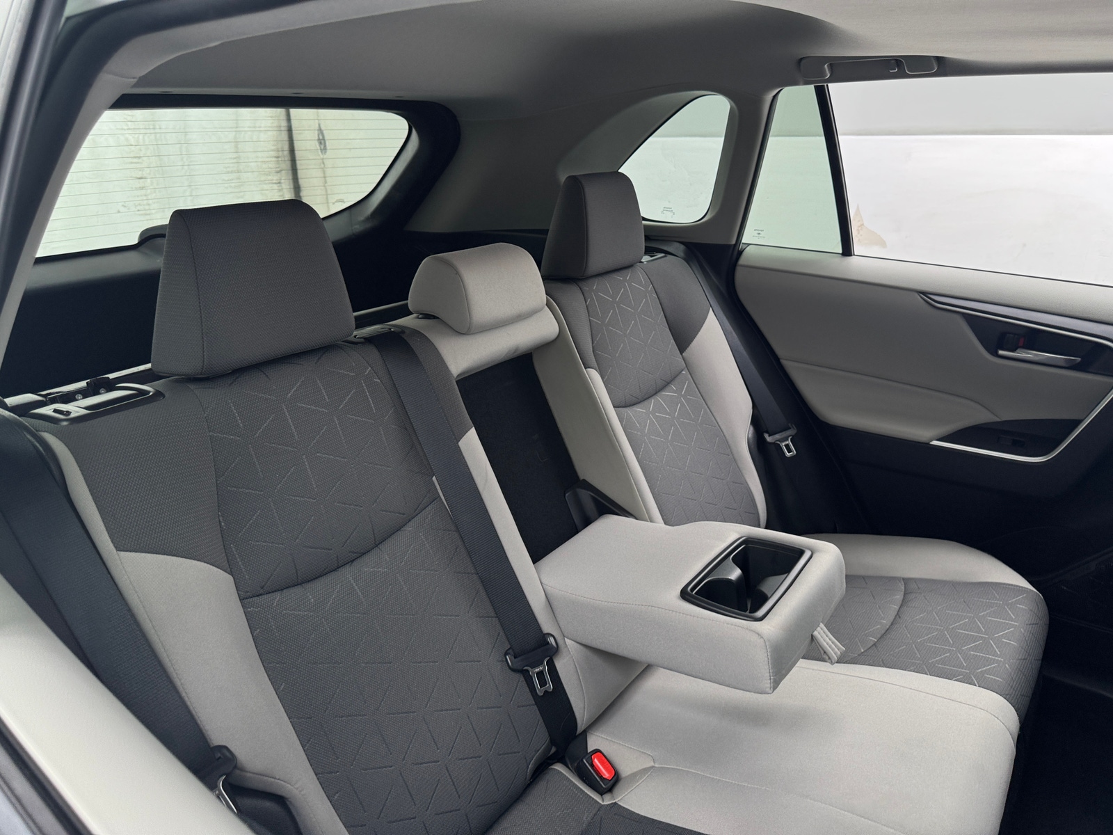 Thumbnail: 2021 Toyota RAV4 - 6