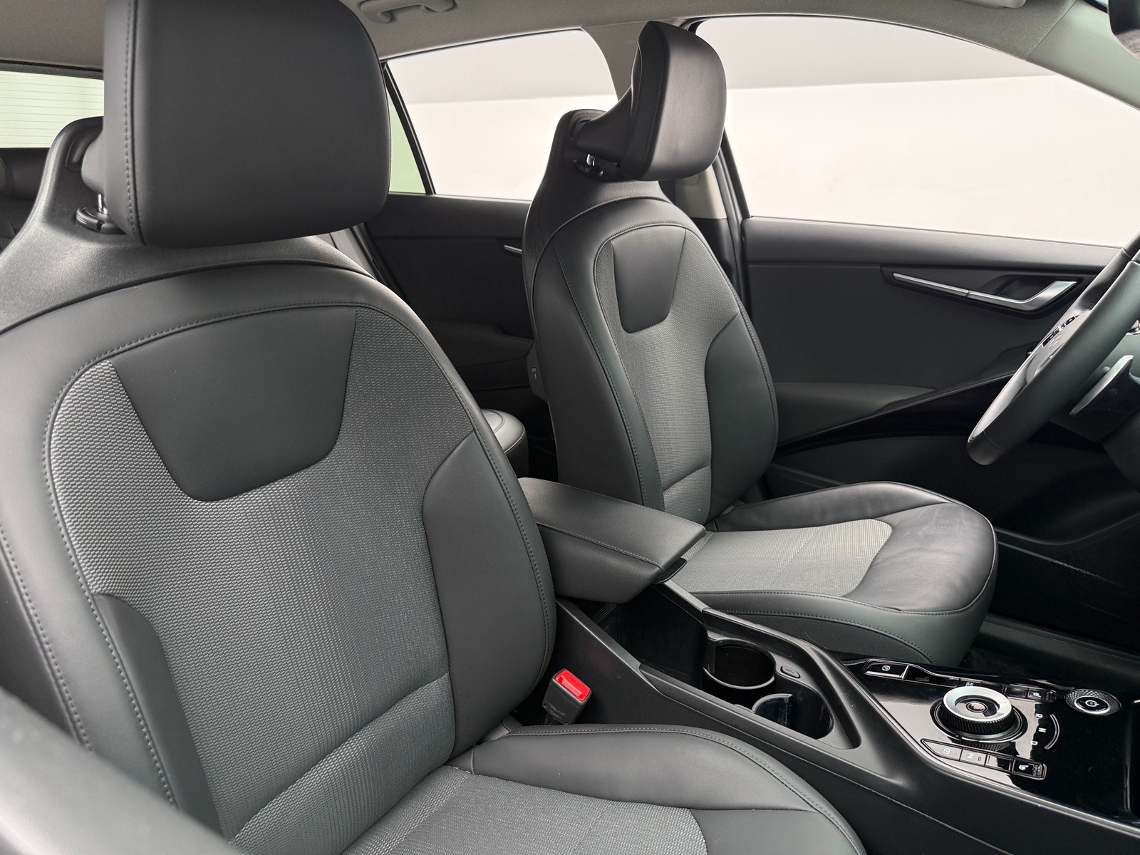 Thumbnail: 2023 Kia Niro - 2