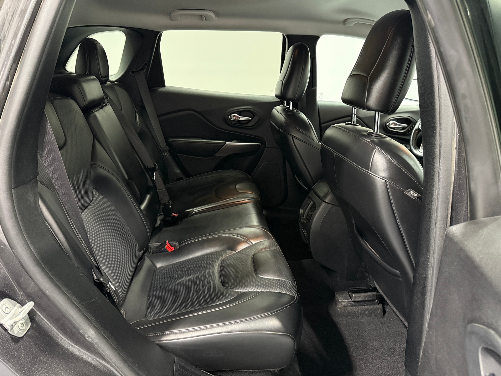 Thumbnail: 2020 Jeep Cherokee - 5