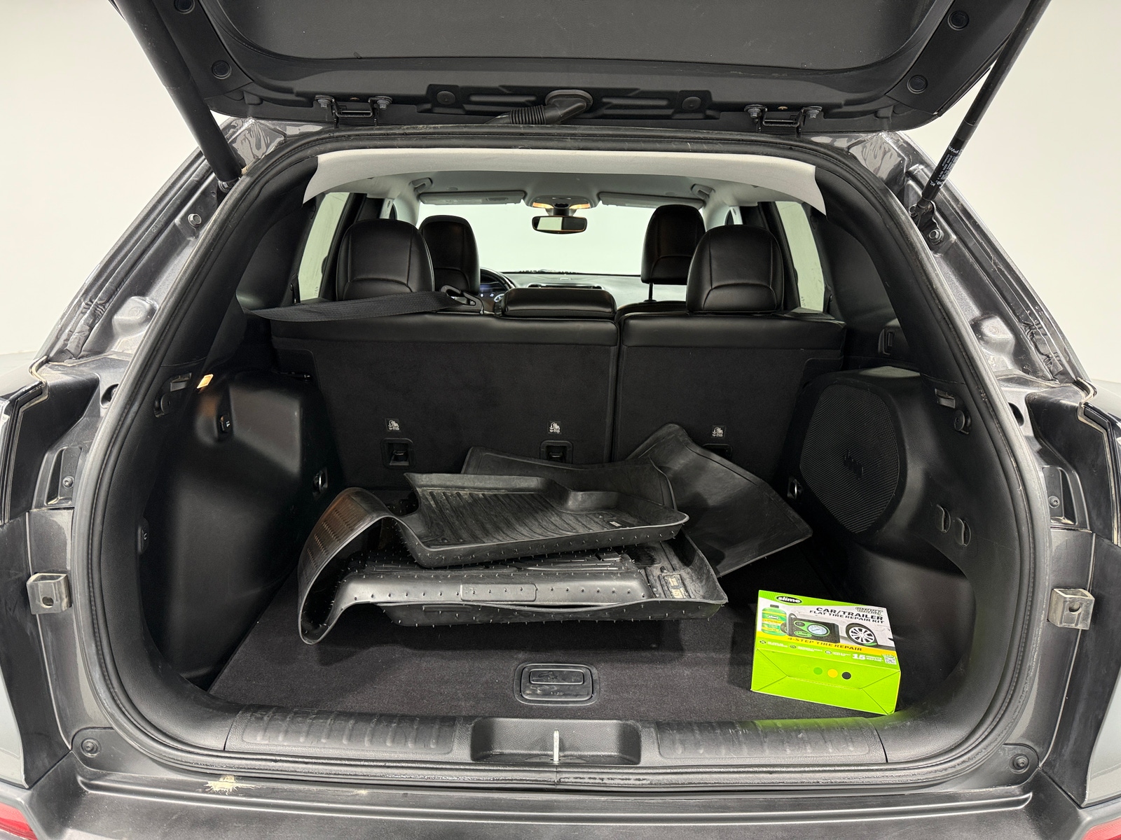 Thumbnail: 2020 Jeep Cherokee - 6