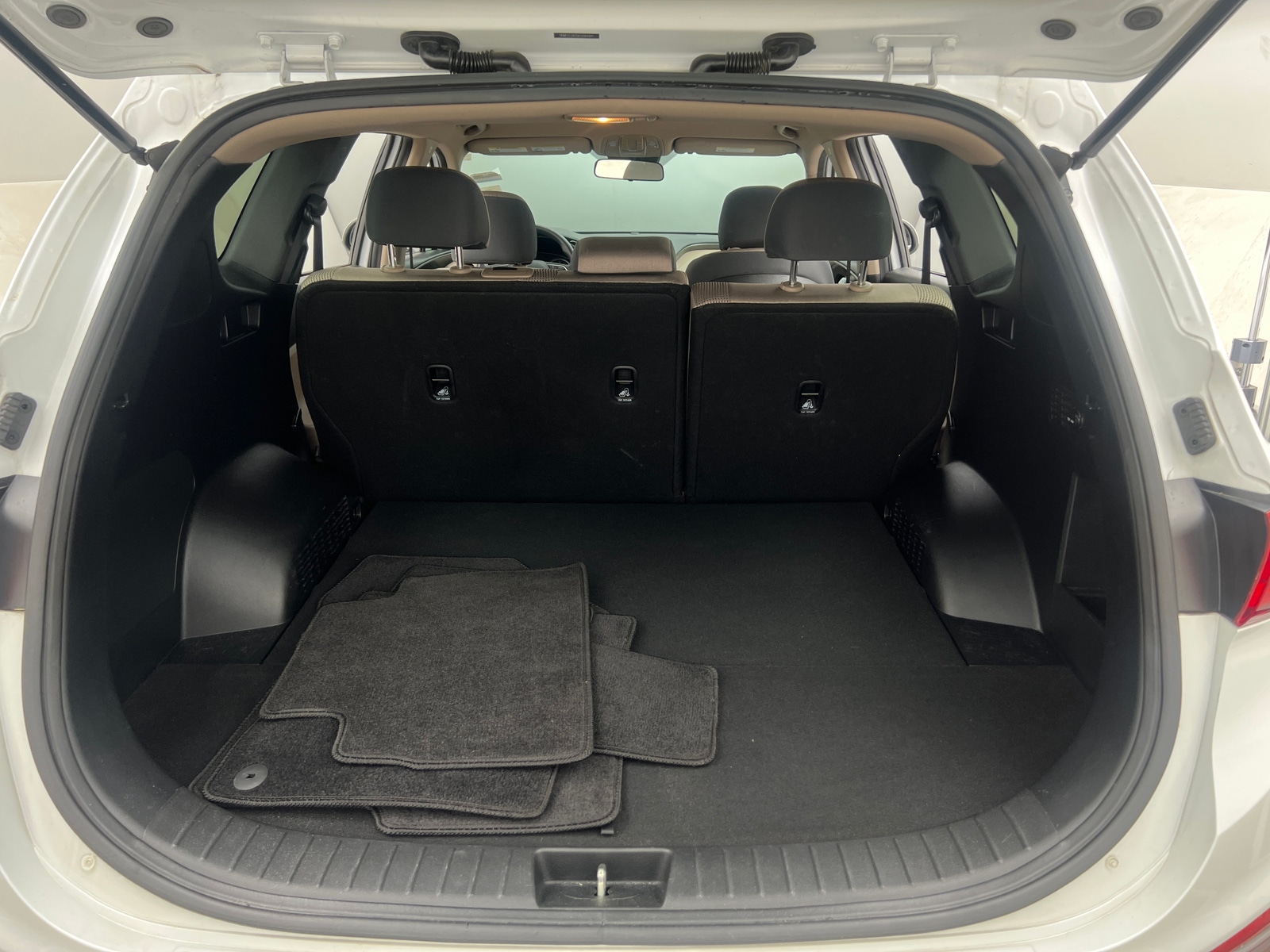 Thumbnail: 2019 Hyundai Santa Fe - 7