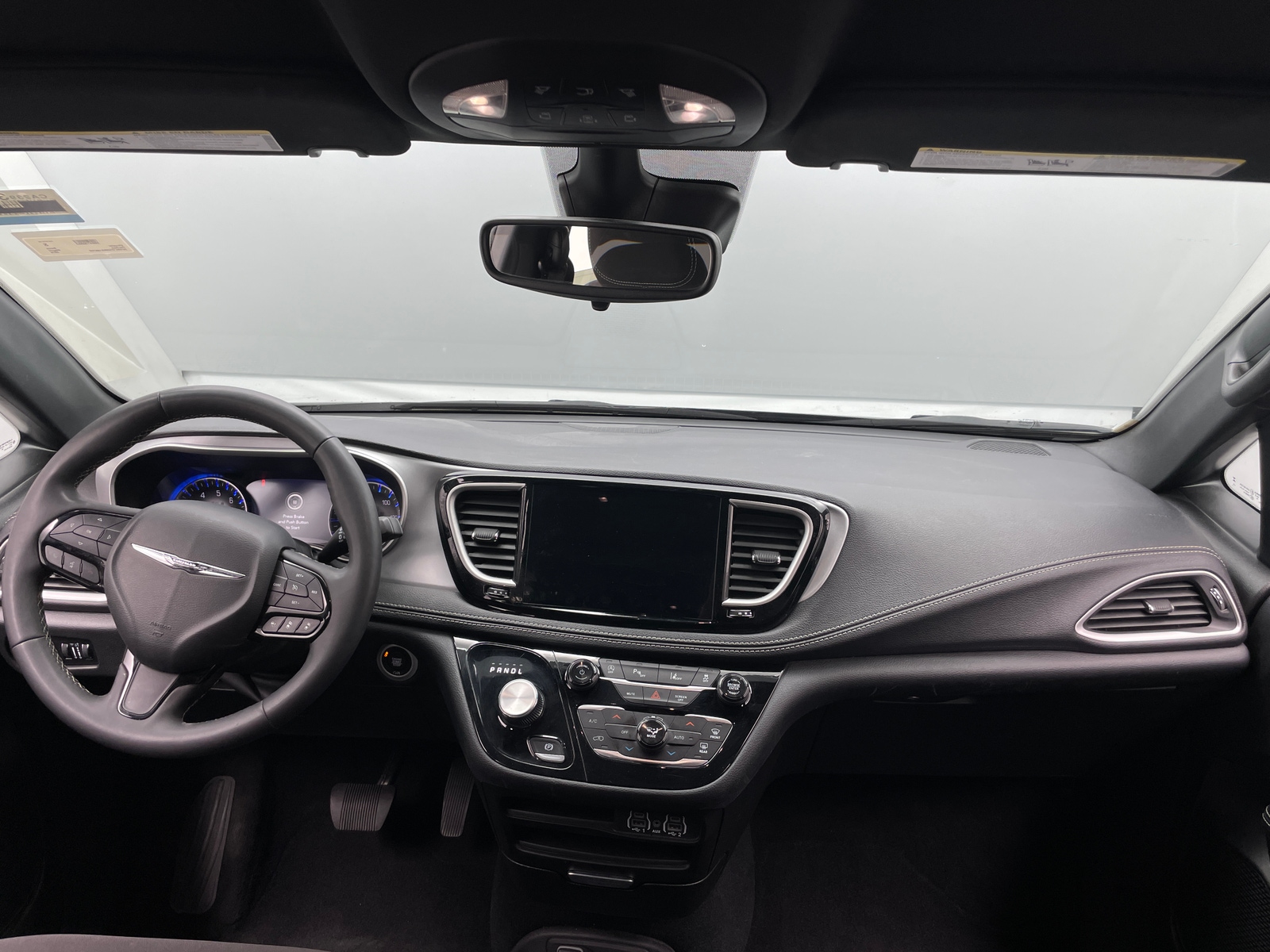 Thumbnail: 2024 Chrysler Pacifica - 3