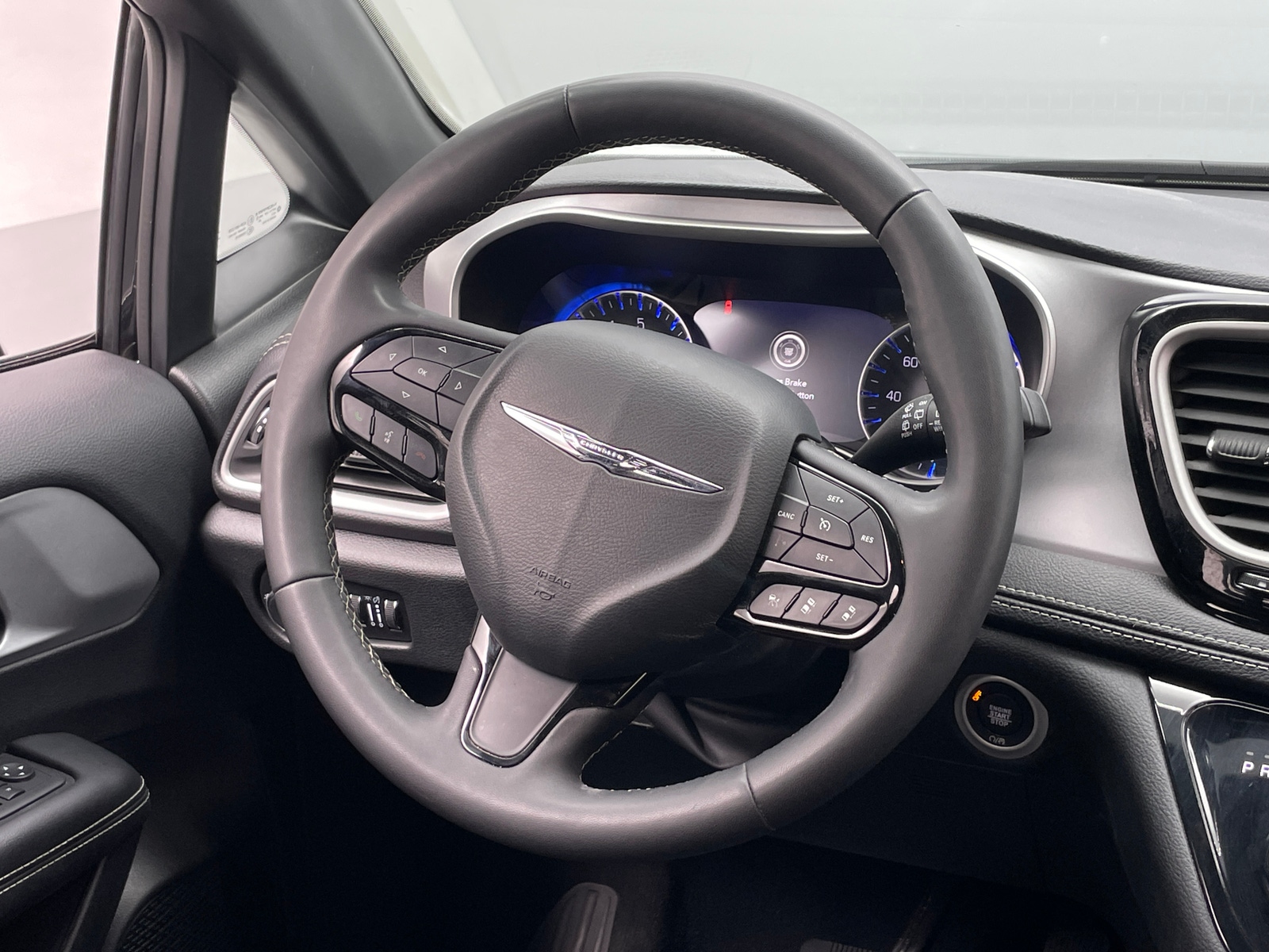 Thumbnail: 2024 Chrysler Pacifica - 5