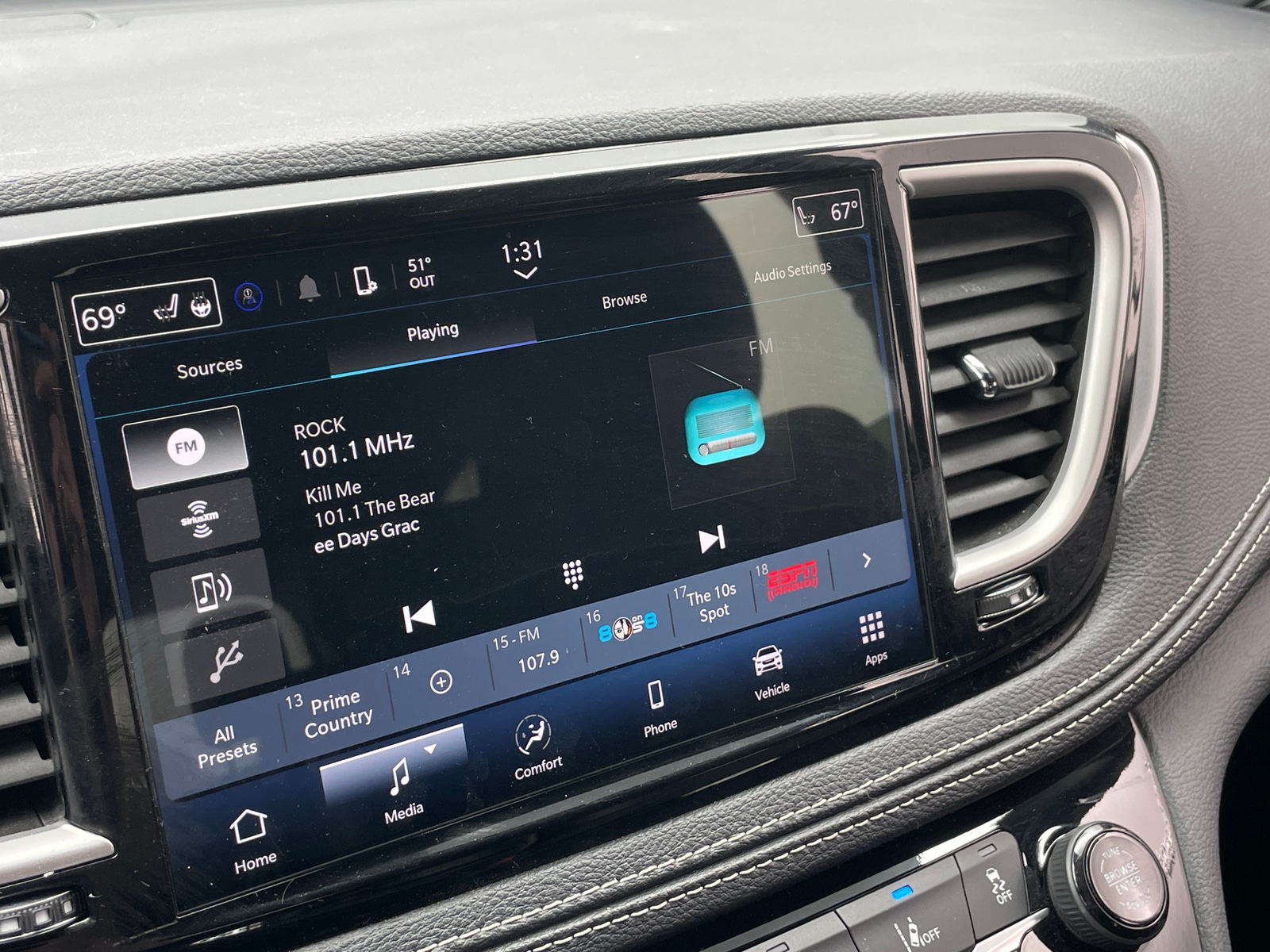 Thumbnail: 2024 Chrysler Pacifica - 4